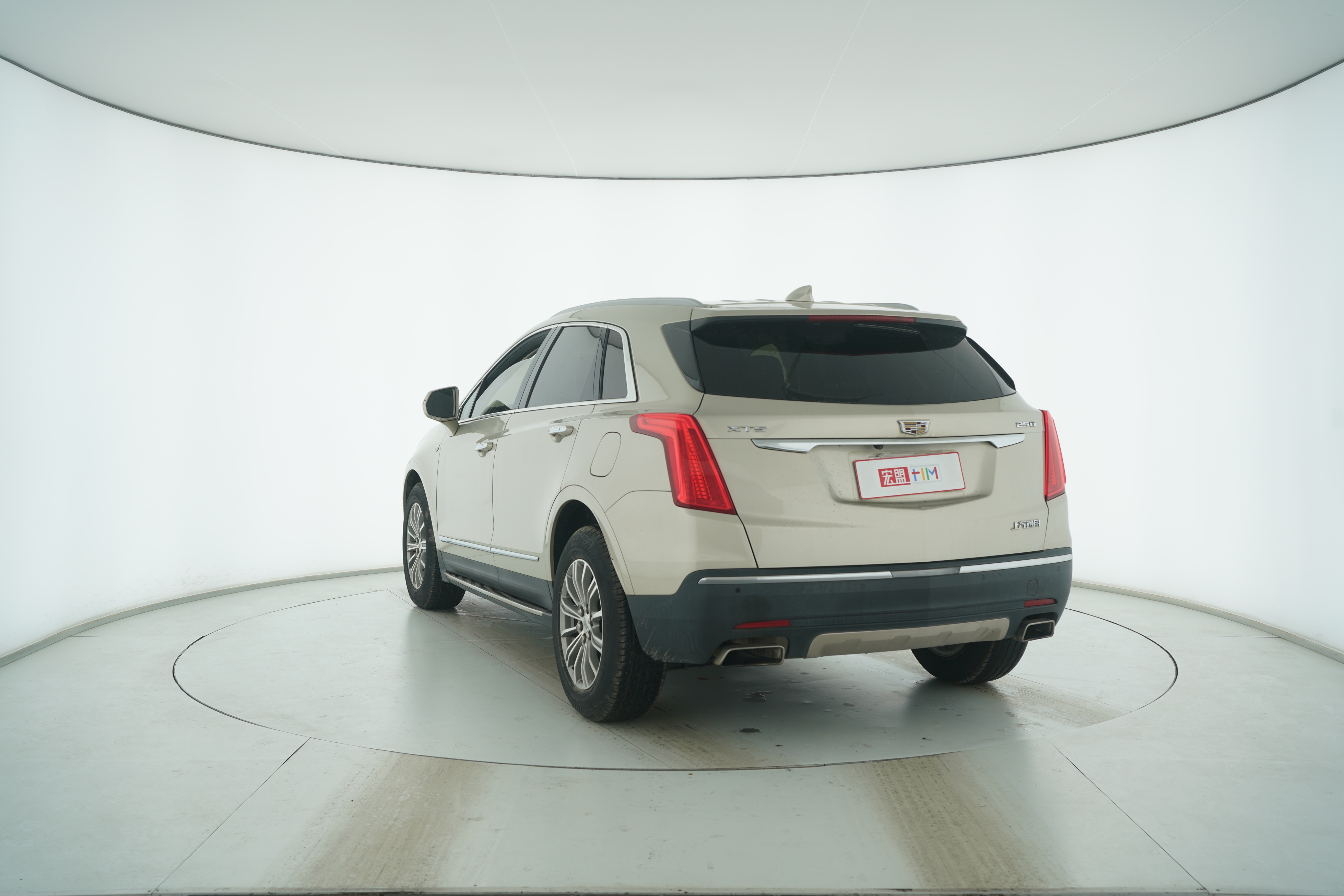 Cadillac XT5 2016 — фото 3