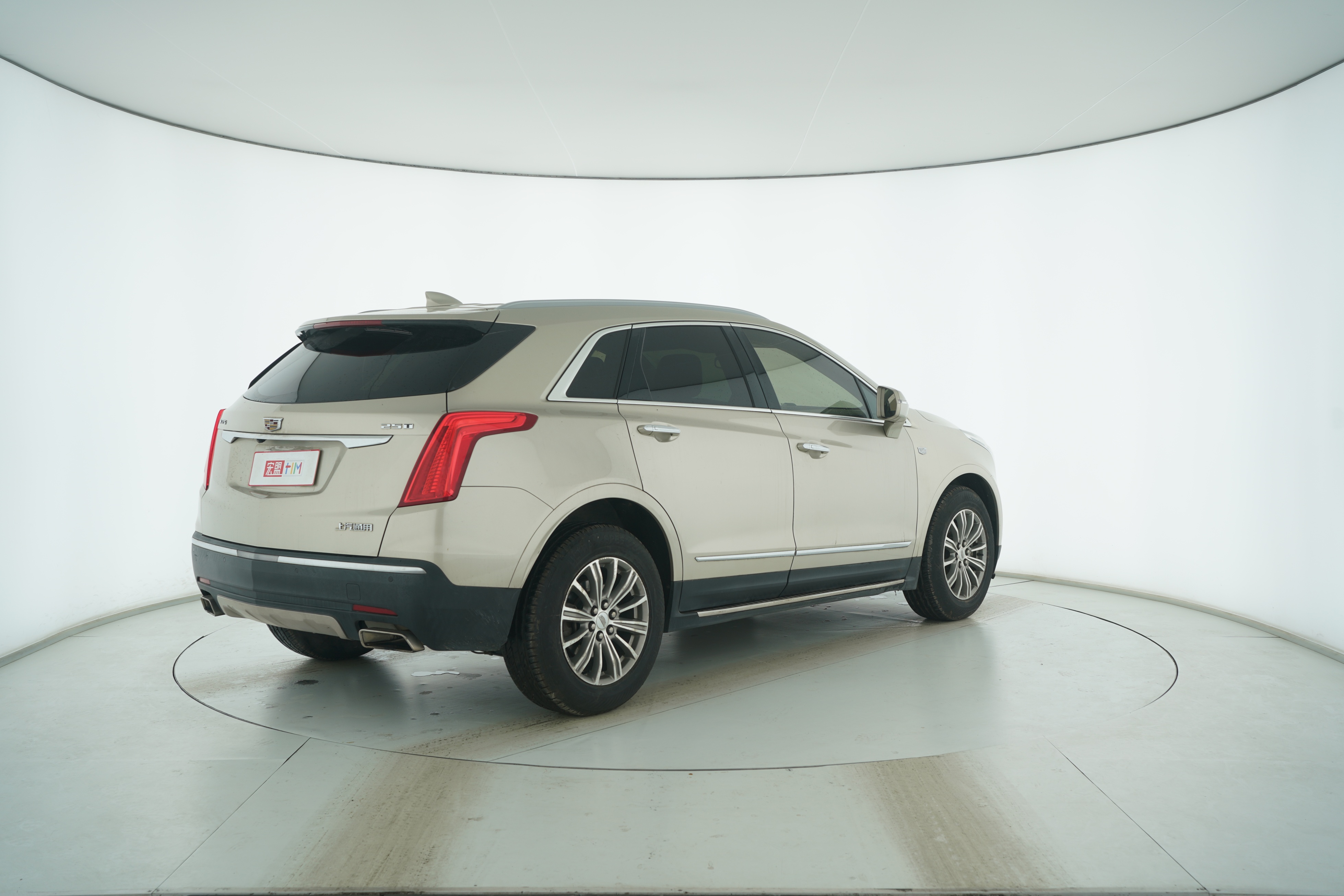 Cadillac XT5 2016 — фото 4