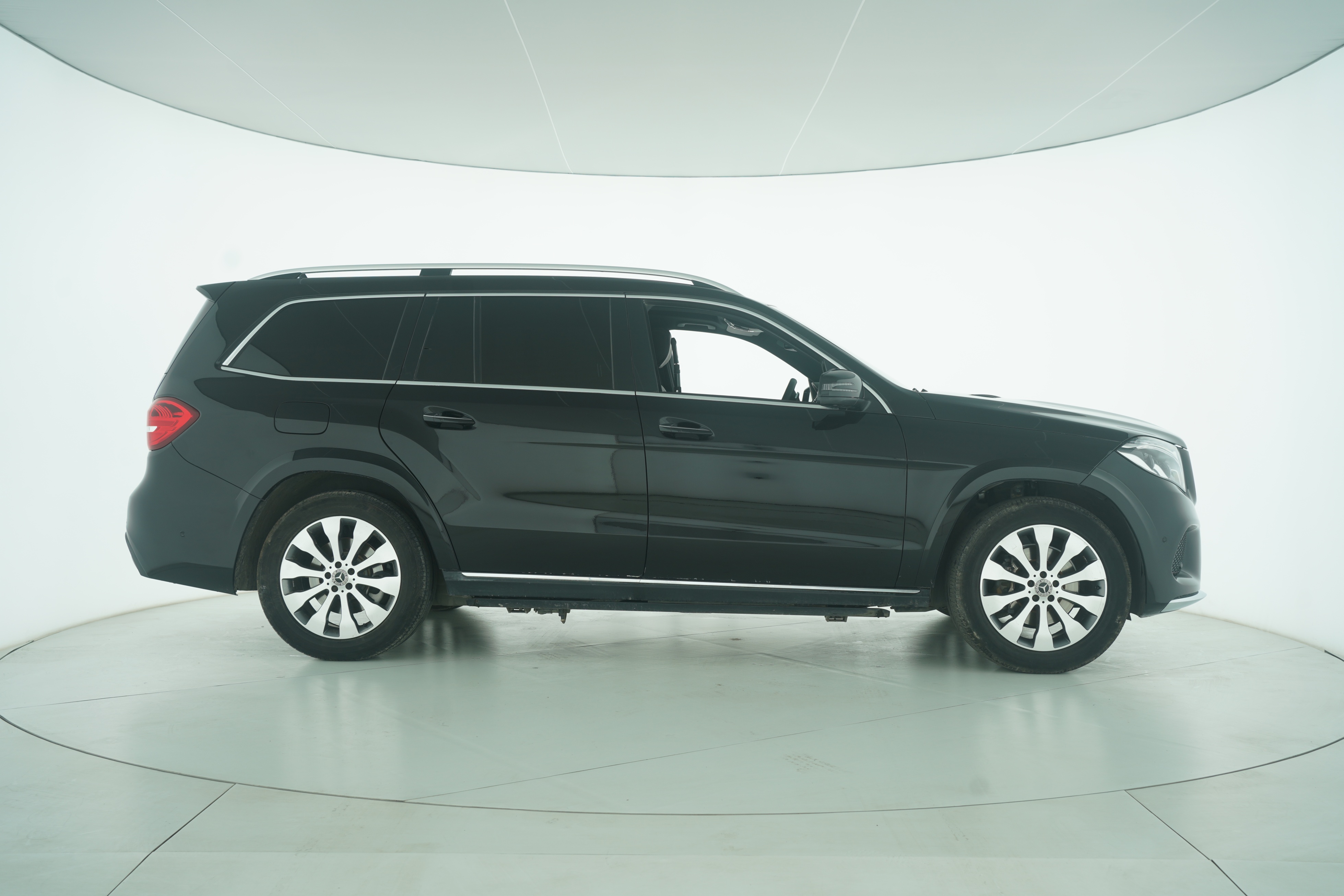 Mercedes Benz GLS 2018 — фото 8
