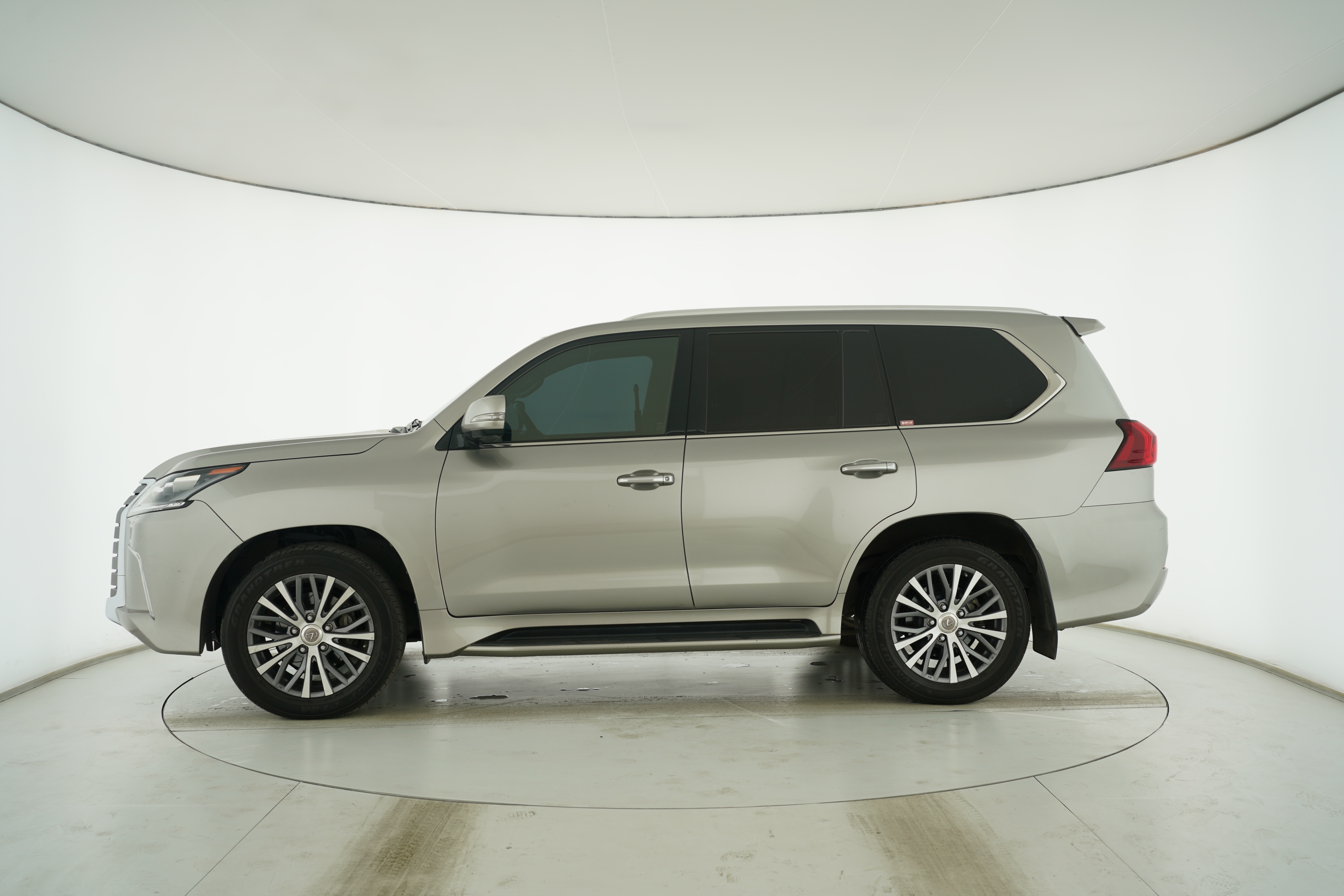 Lexus LX 2019 — фото 7