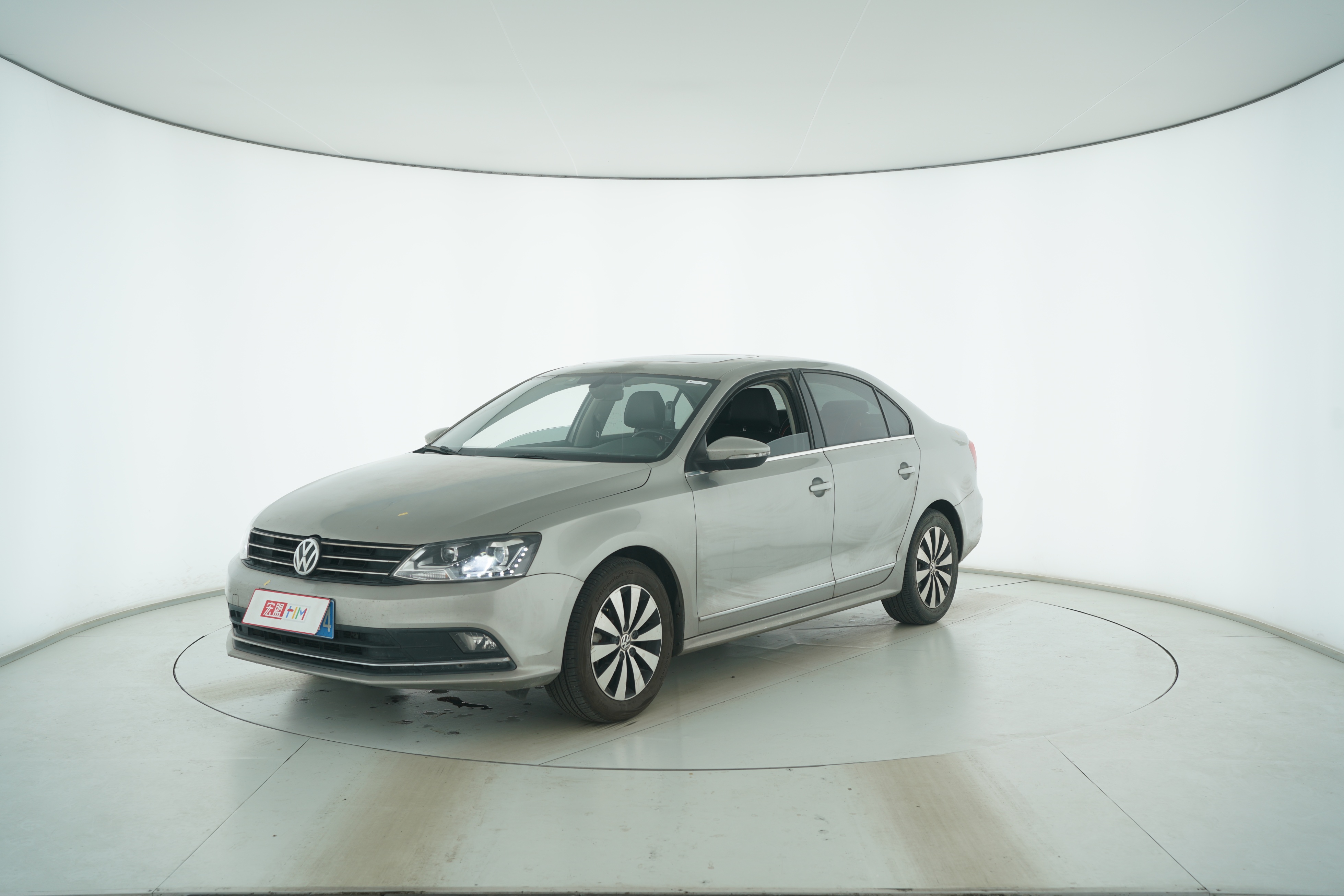 Volkswagen Jetta 2018 — фото 1