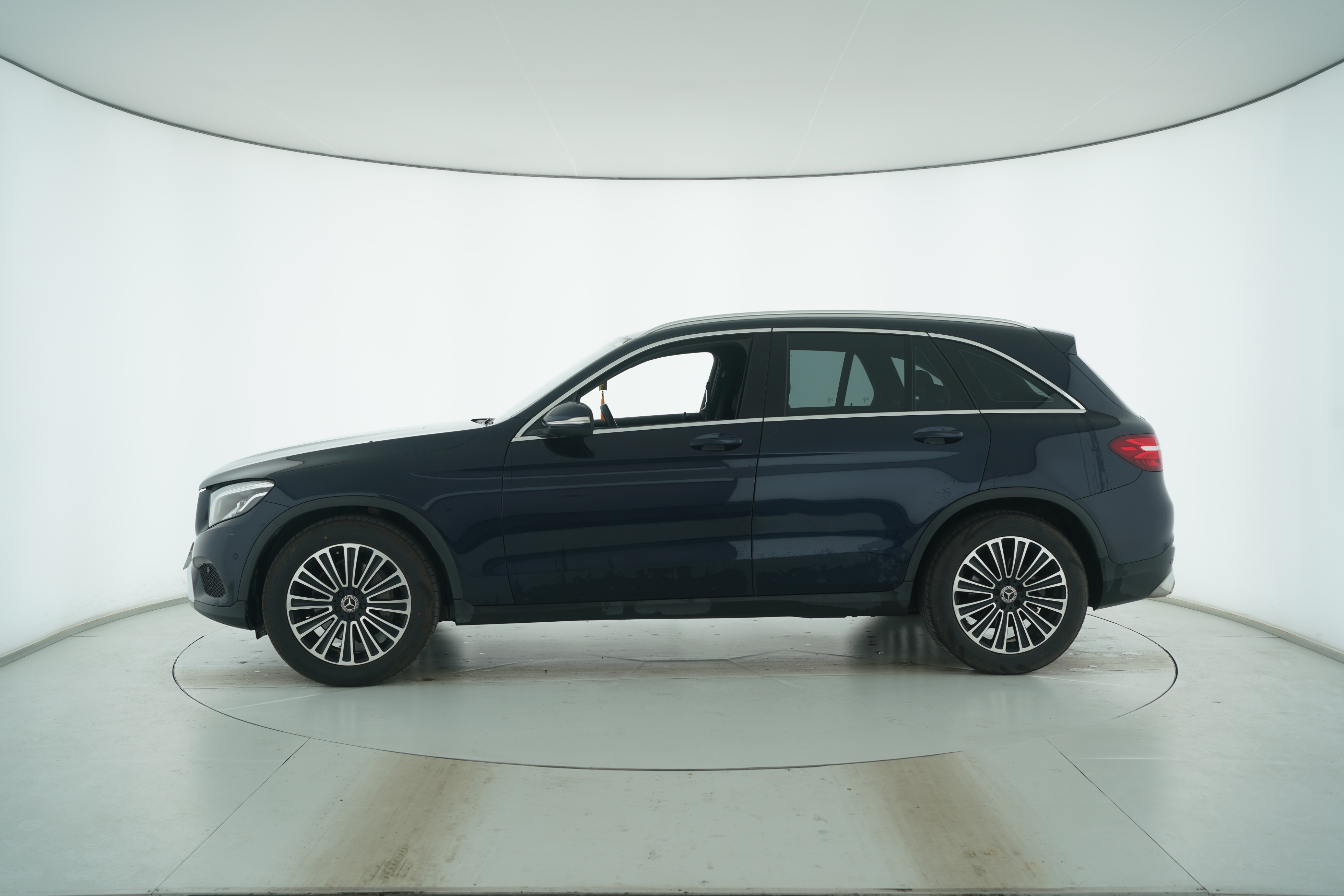 Mercedes Benz GLC 2018 — фото 7