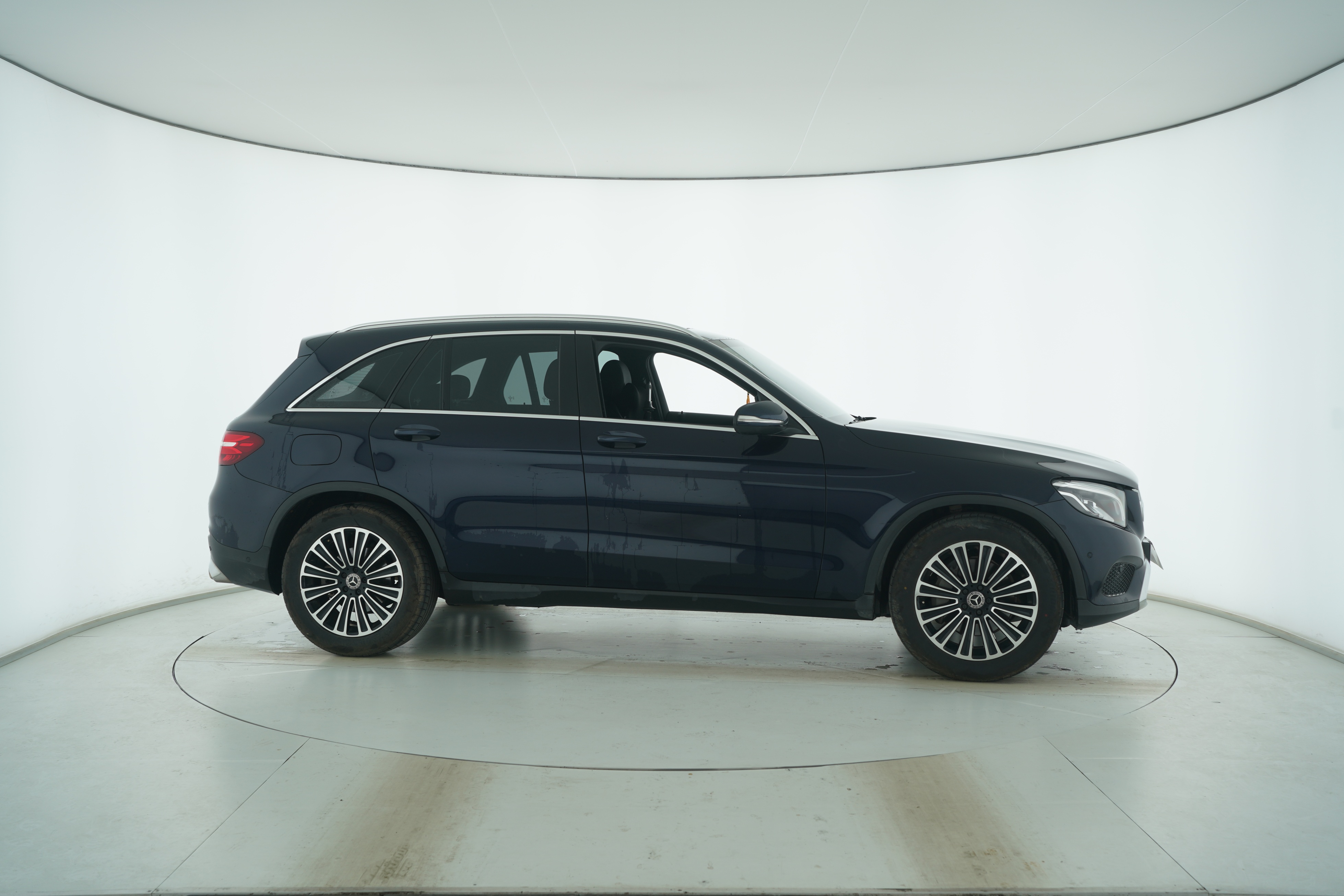 Mercedes Benz GLC 2018 — фото 8