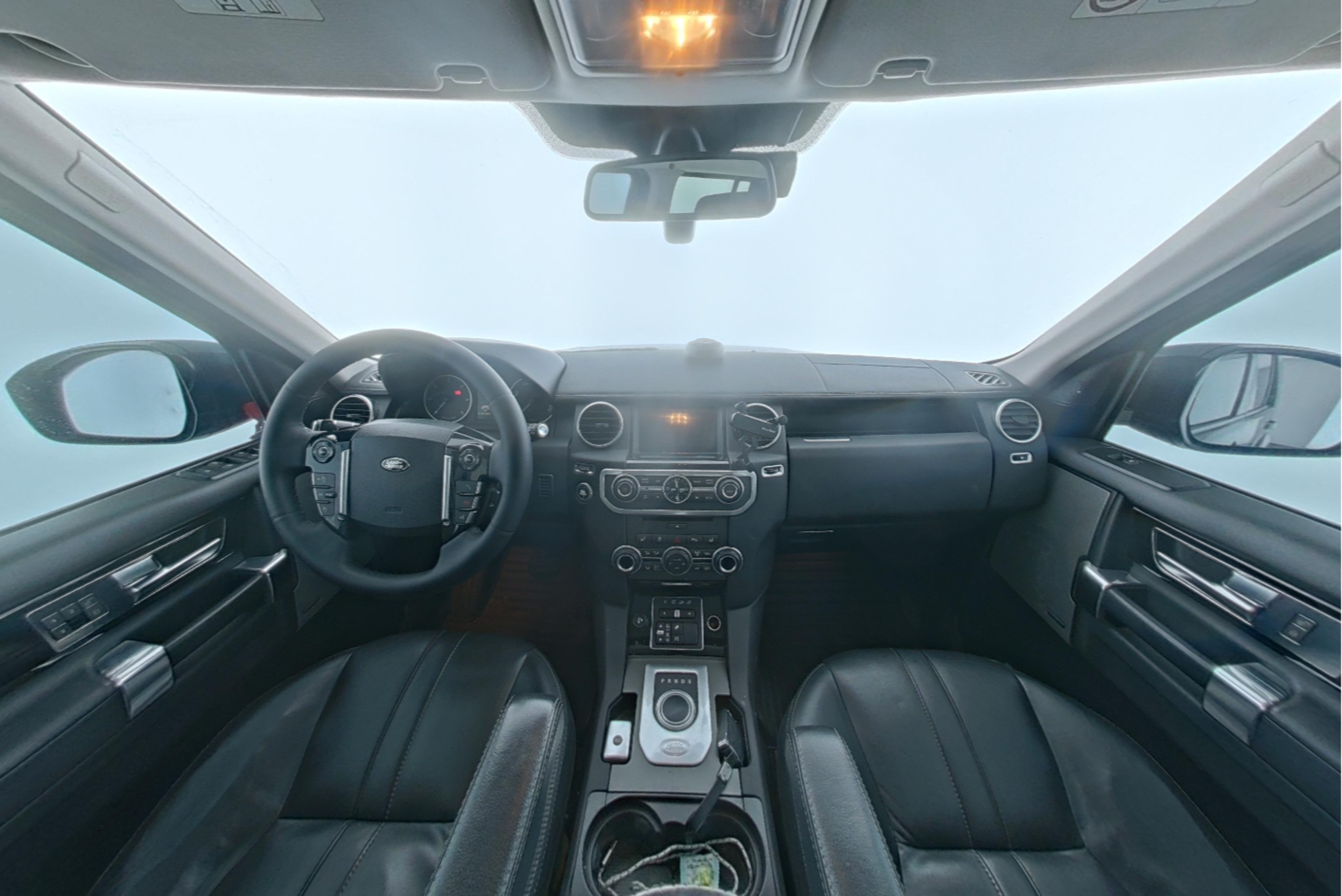 Land Rover Discovery 2015 — фото 9