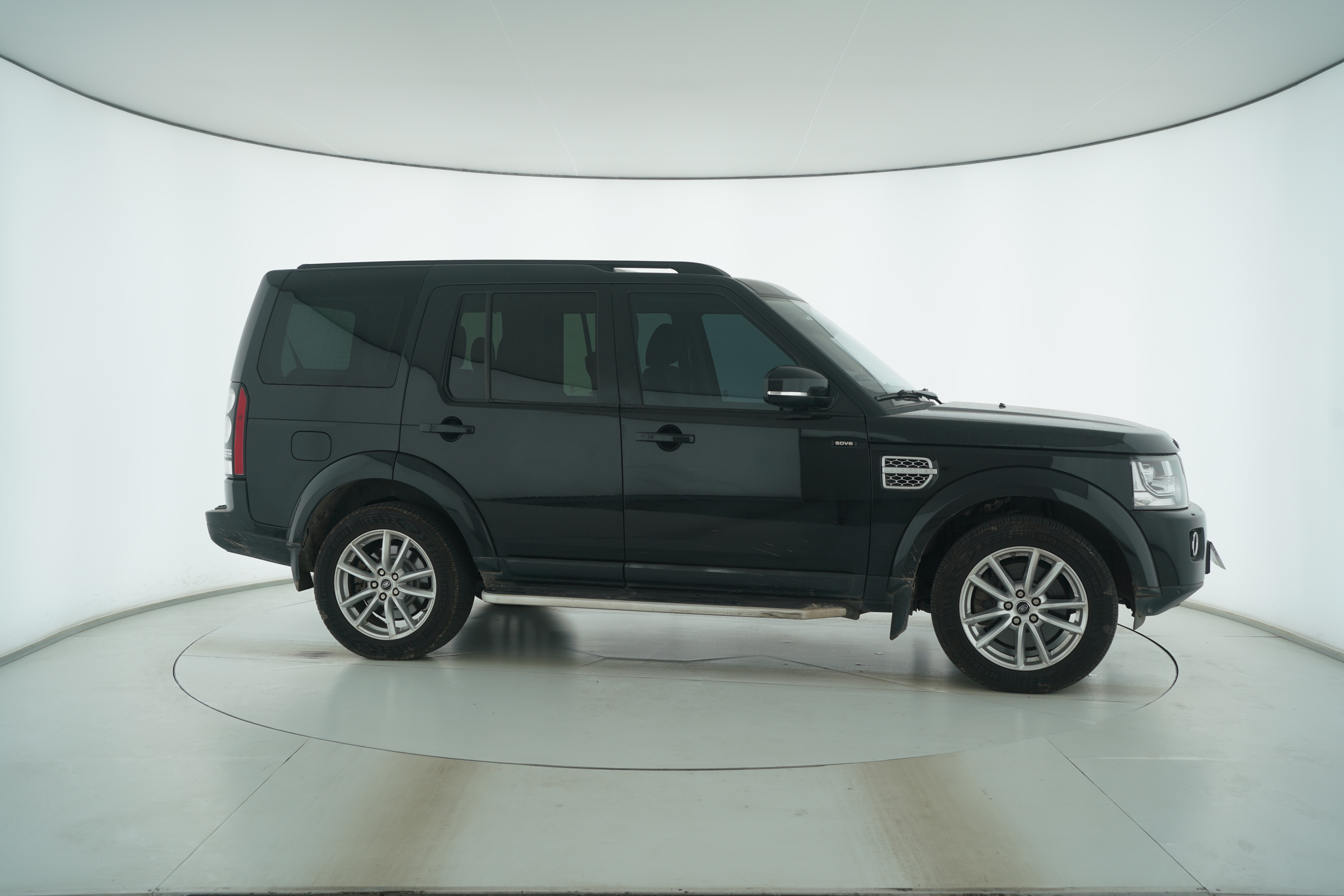 Land Rover Discovery 2015 — фото 8