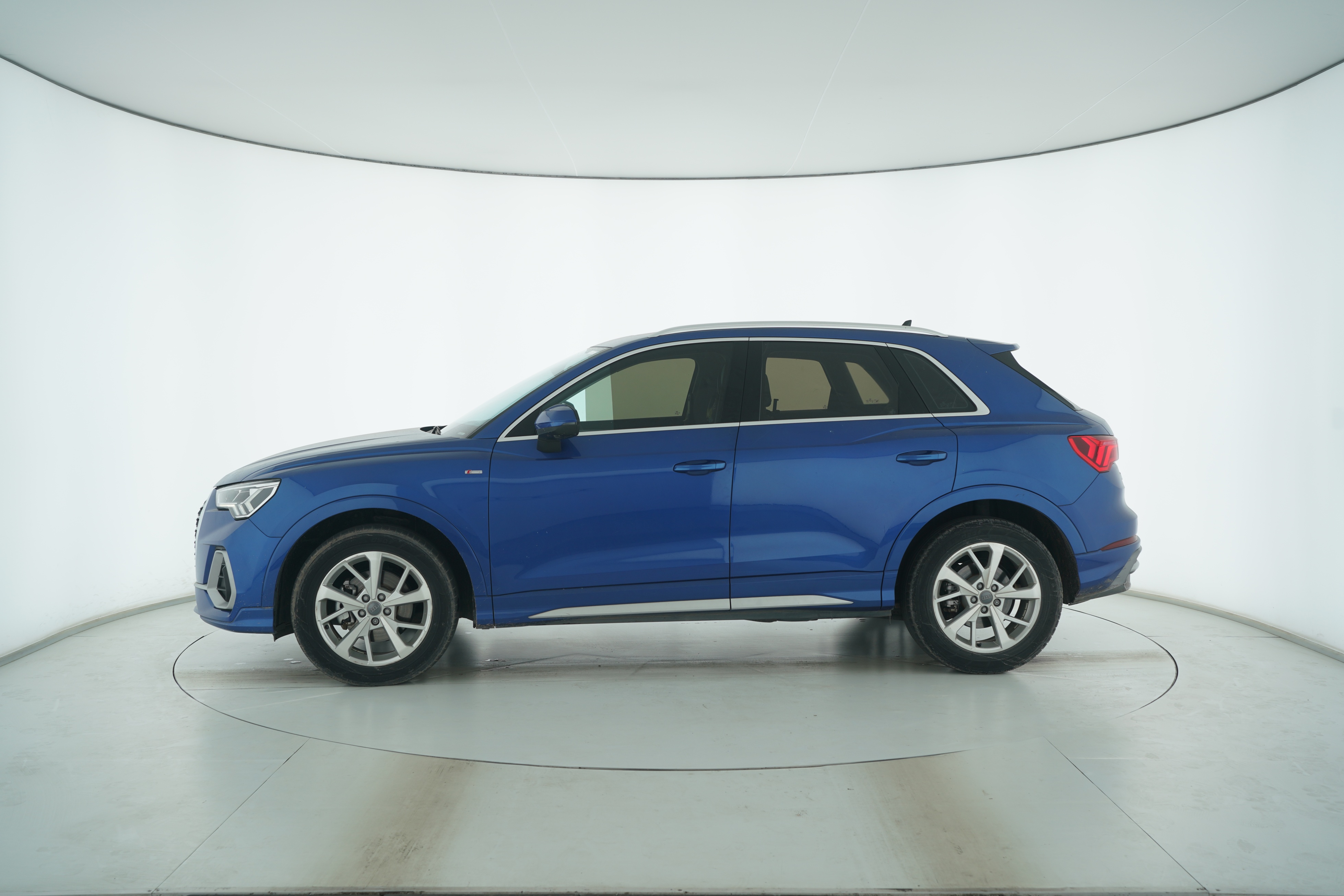 Audi Q3 2015 — фото 7