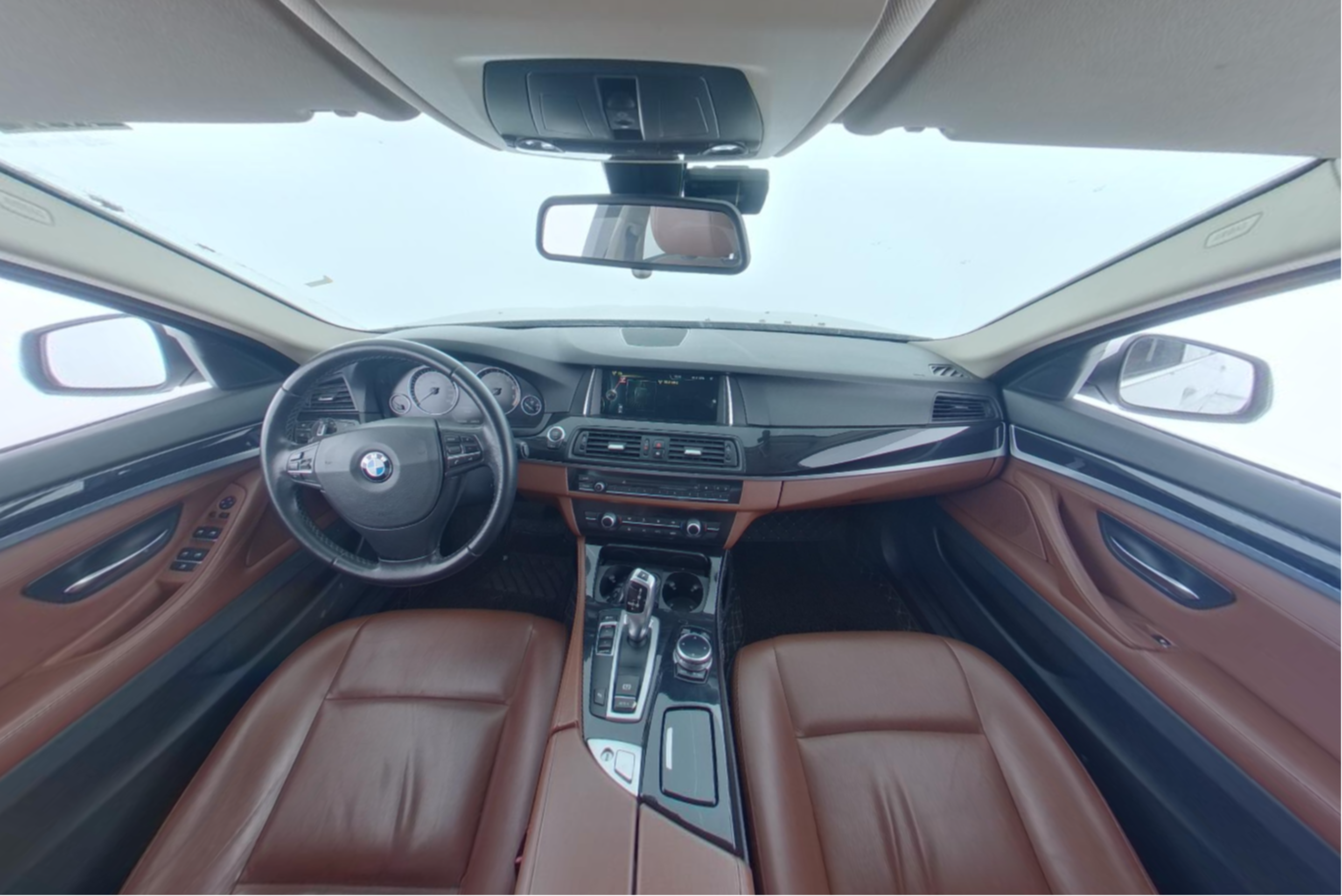 BMW 5 Series 2014 — фото 9
