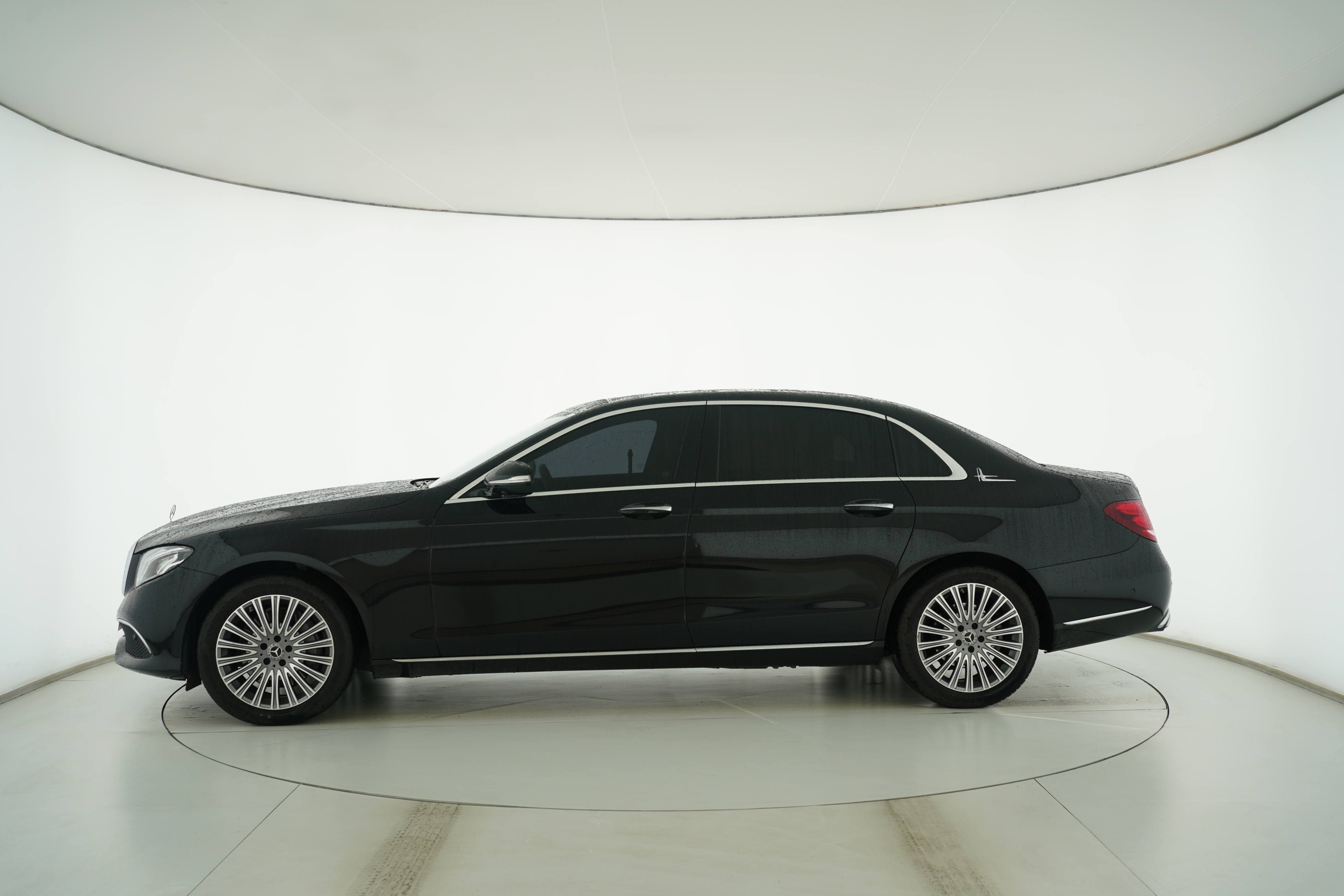 Mercedes Benz E-Class 2020 — фото 7