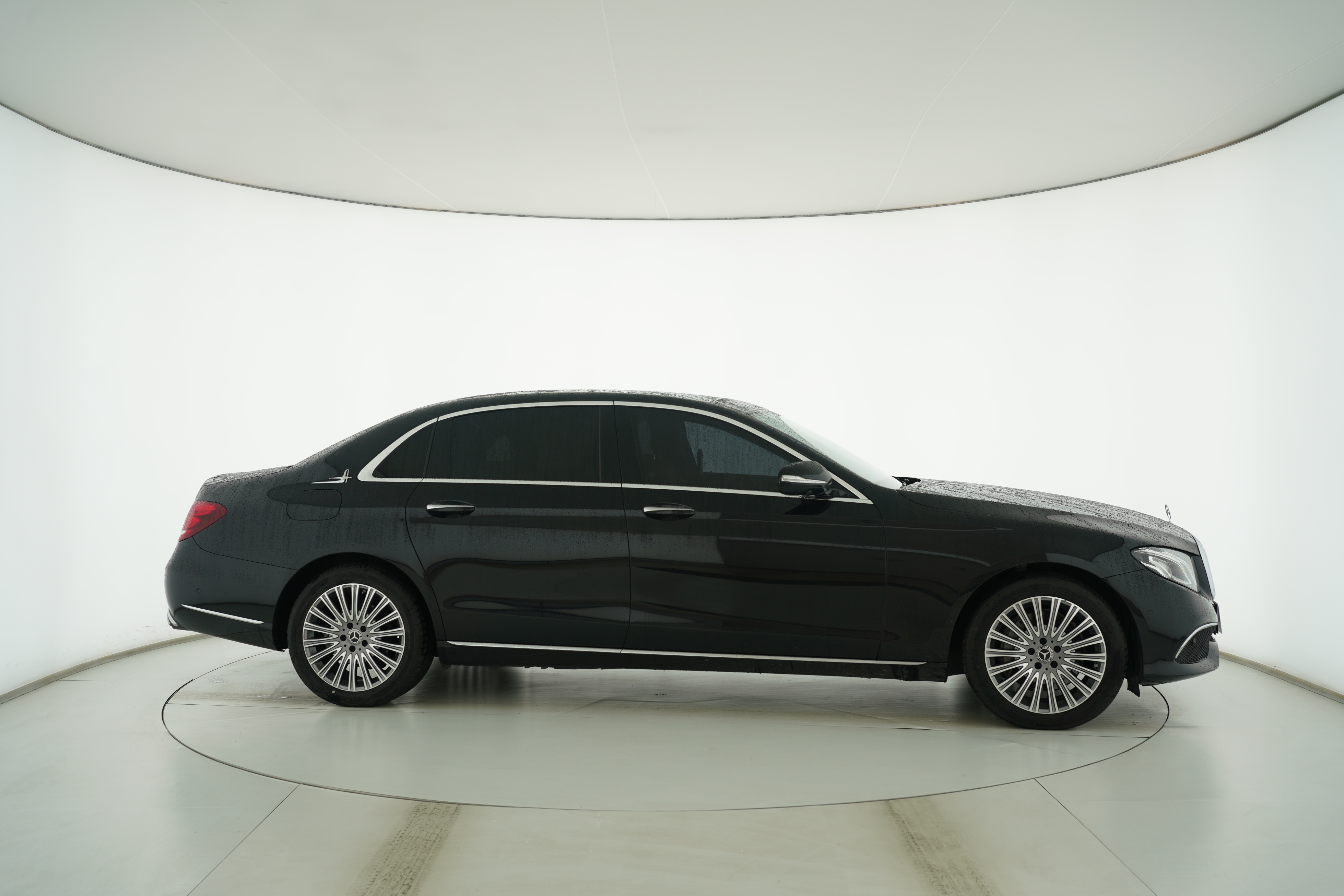 Mercedes Benz E-Class 2020 — фото 8