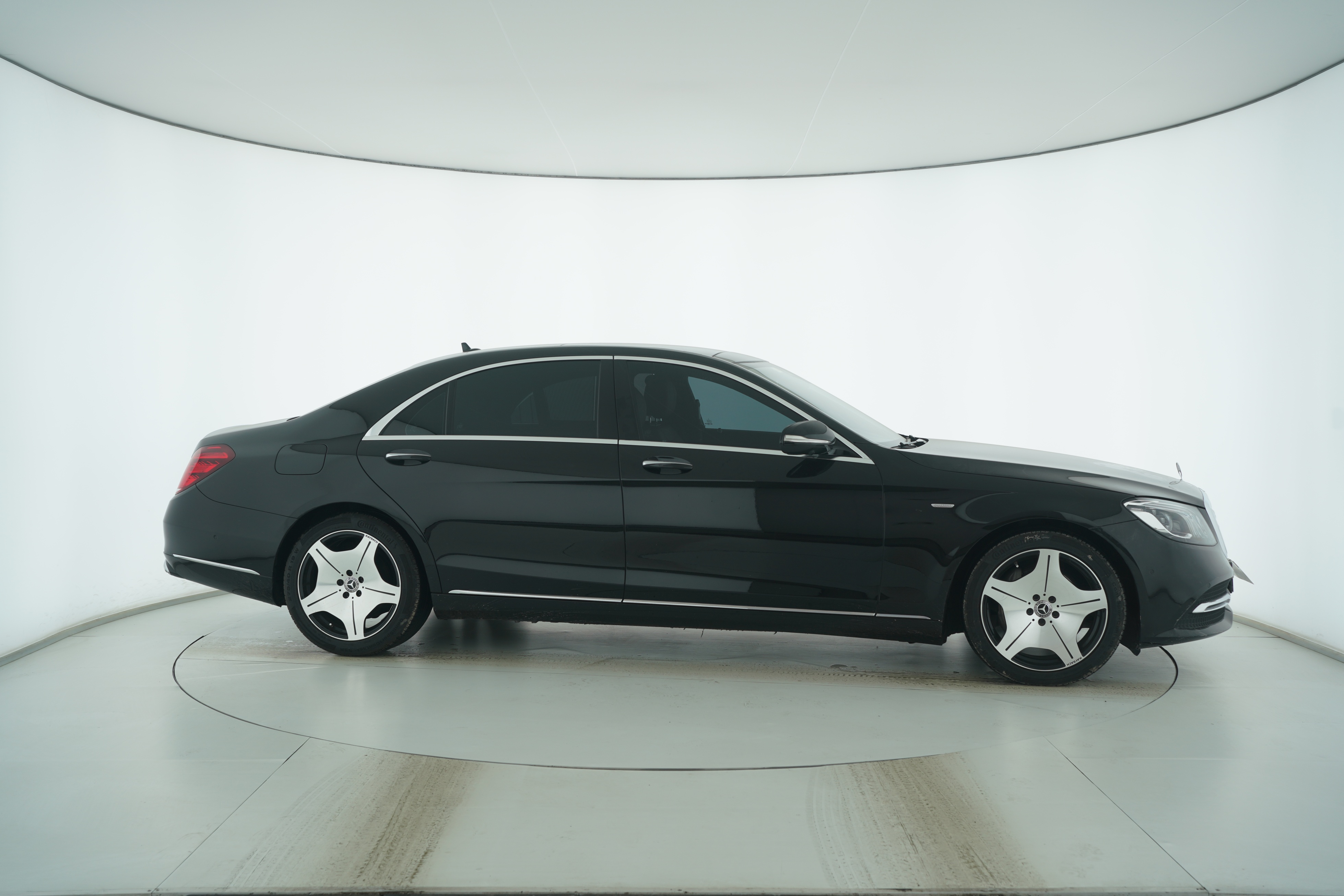 Mercedes Benz S-Class 2019 — фото 8
