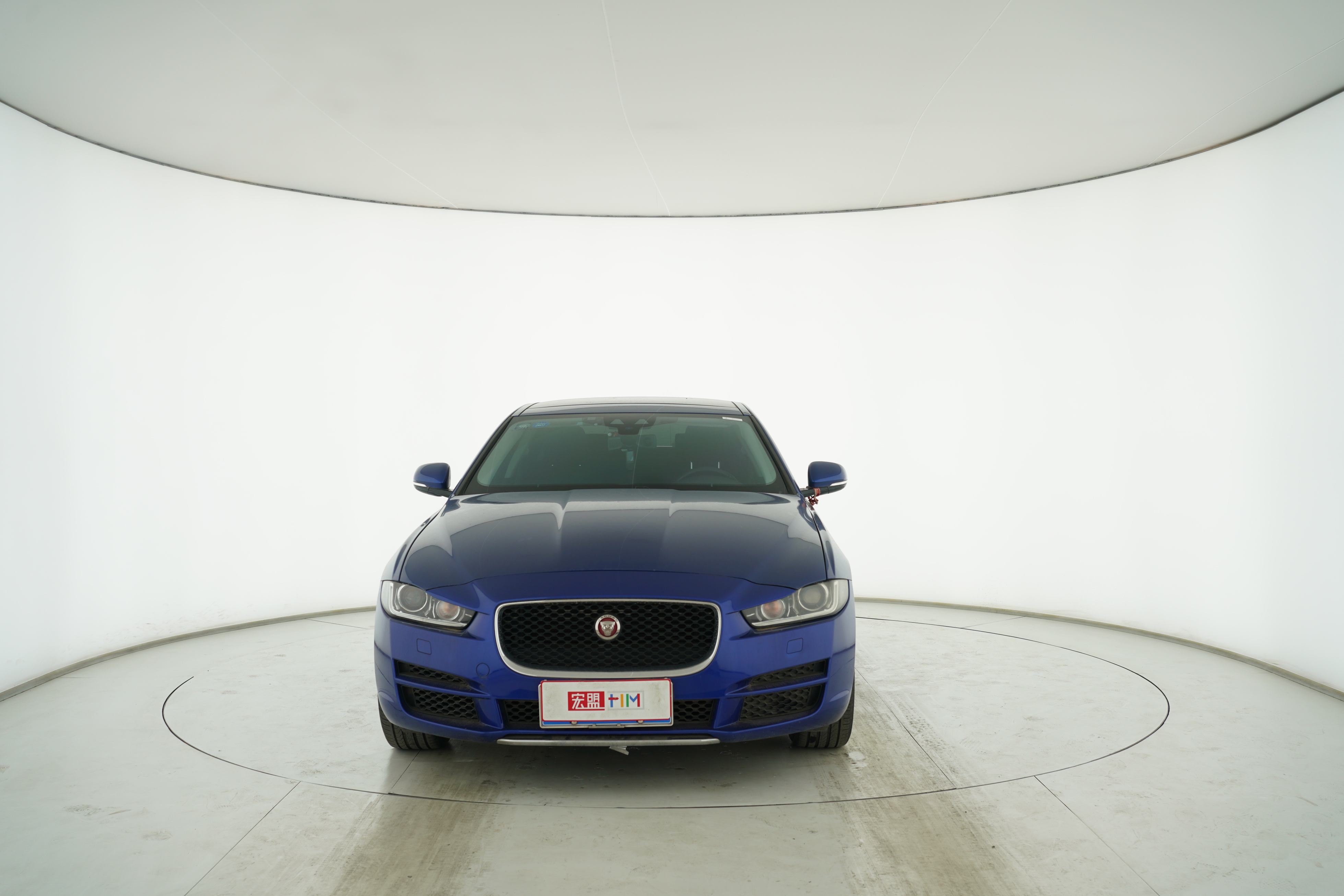 Jaguar XEL 2019 — фото 5