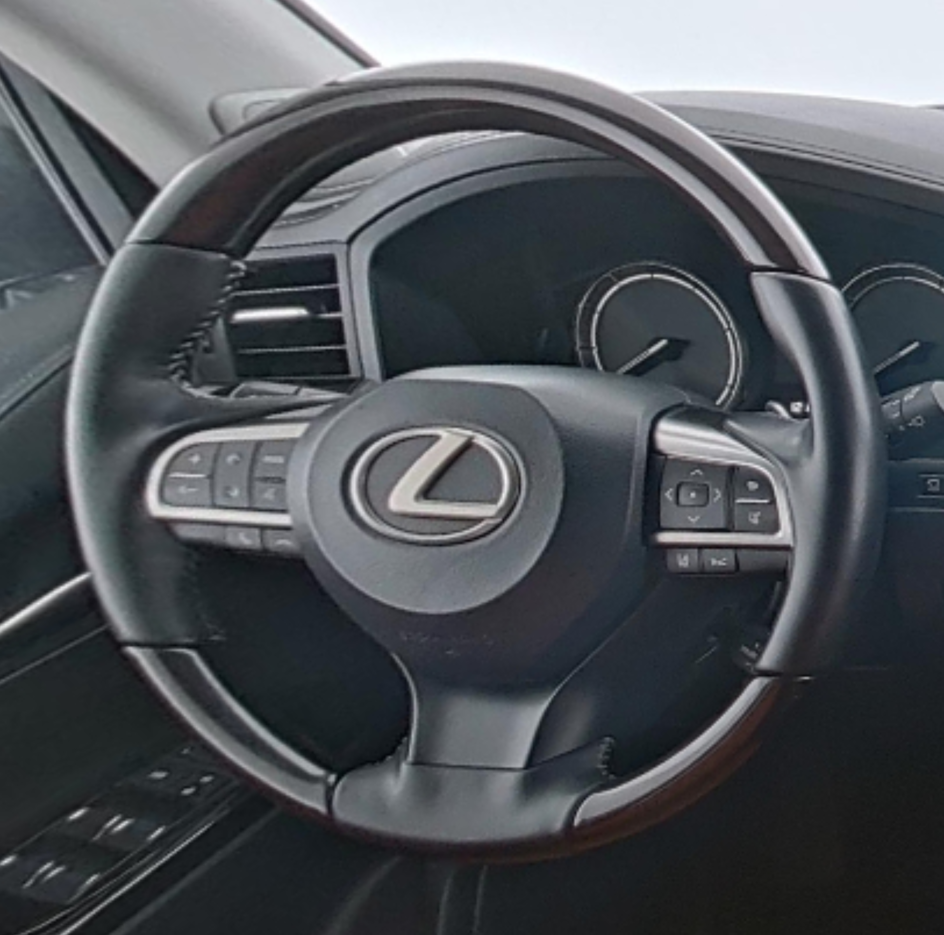 Lexus LX 2016 — фото 10