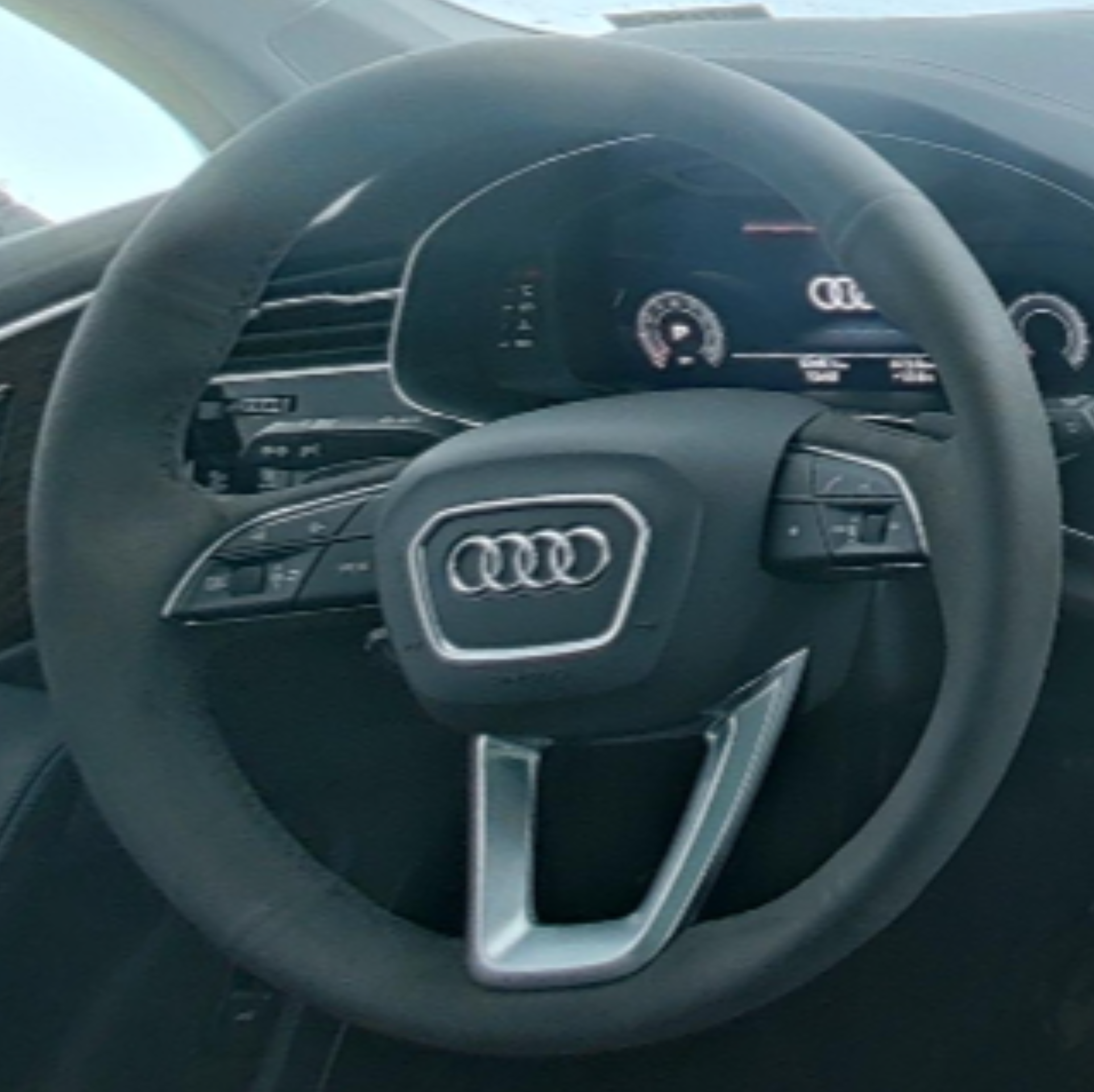 Audi Q7 2023 — фото 10
