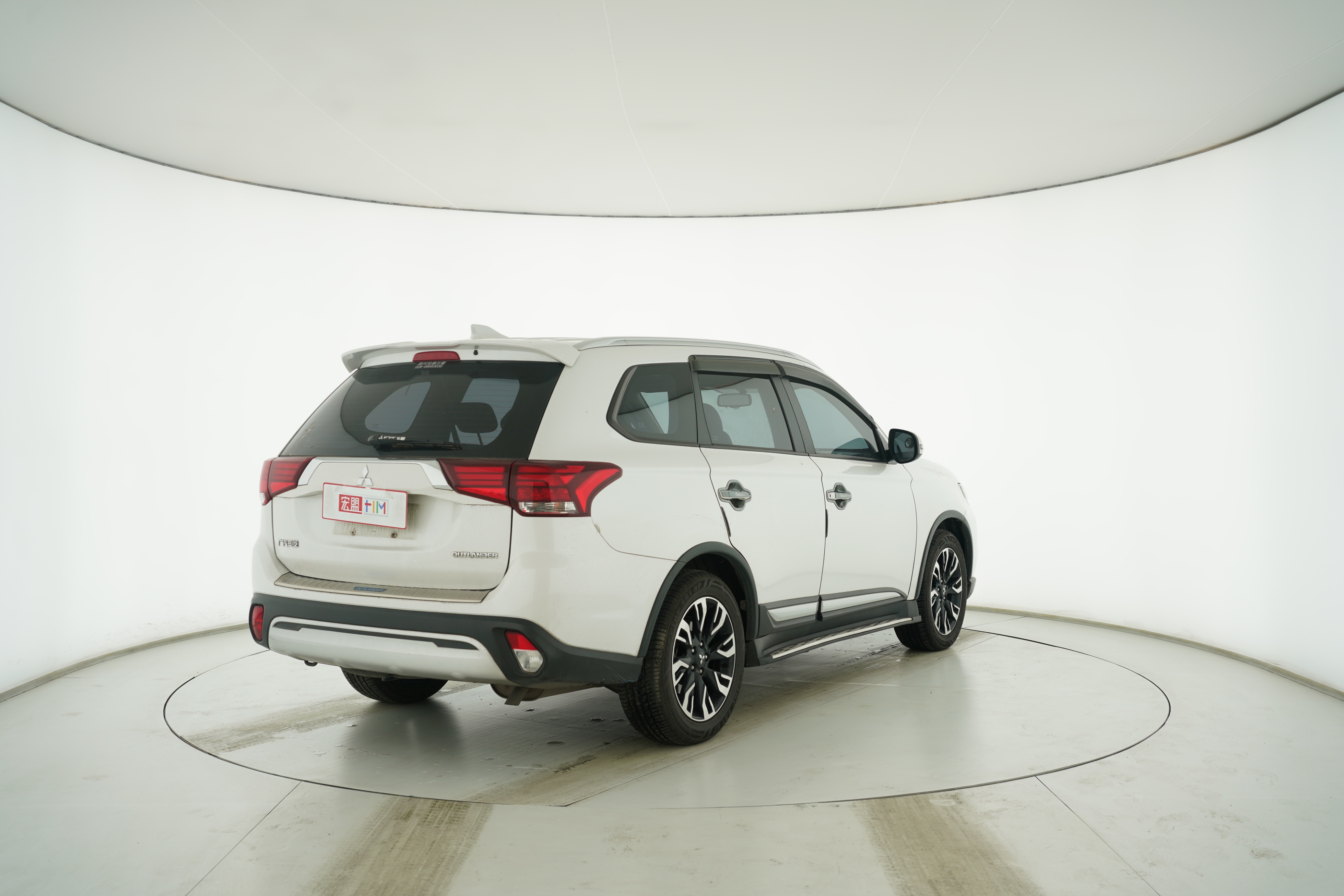 Mitsubishi Outlander 2019 — фото 4