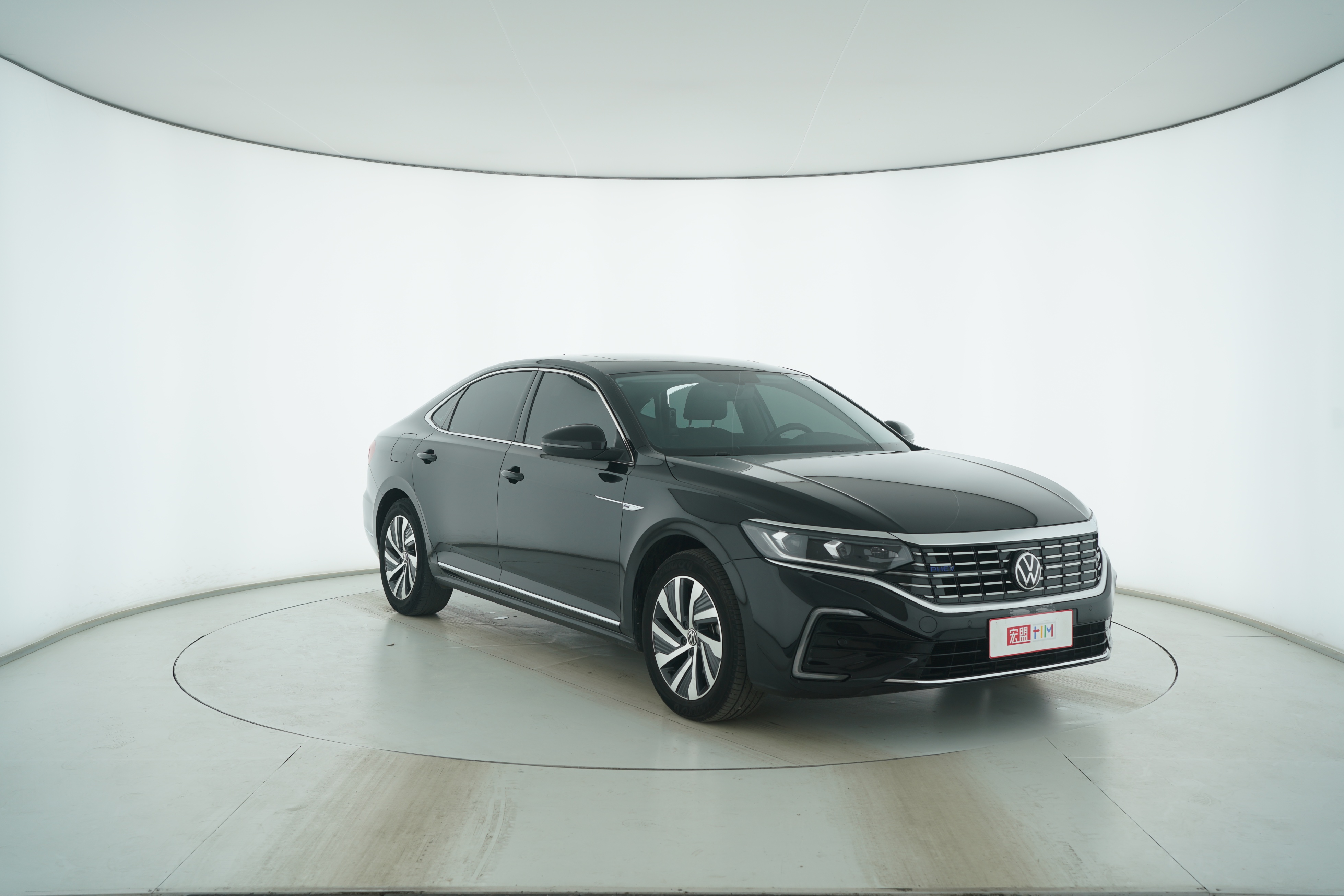 Volkswagen Passat Plug-in Hybrid 2022 — фото 2