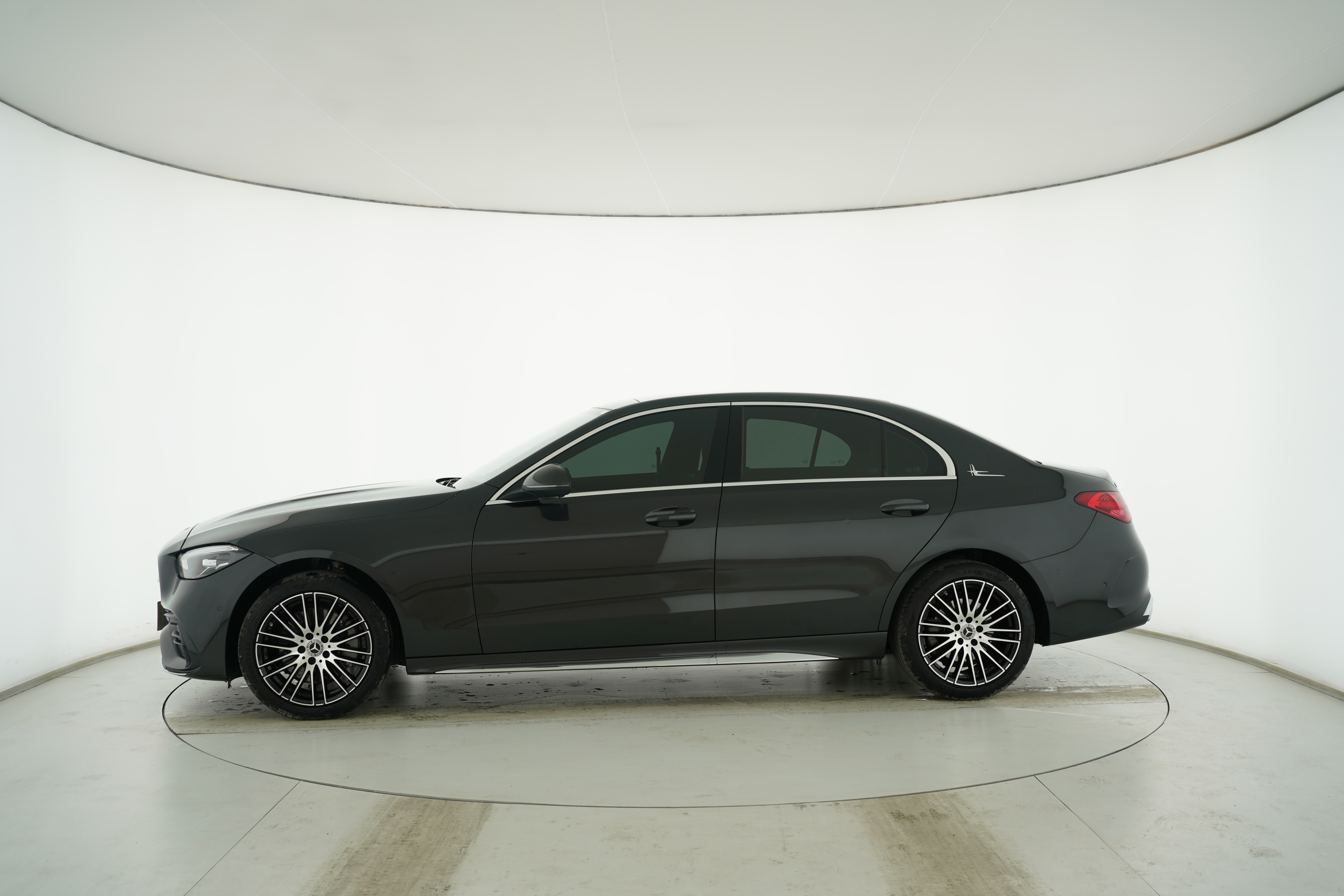 Mercedes Benz C-Class 2023 — фото 7