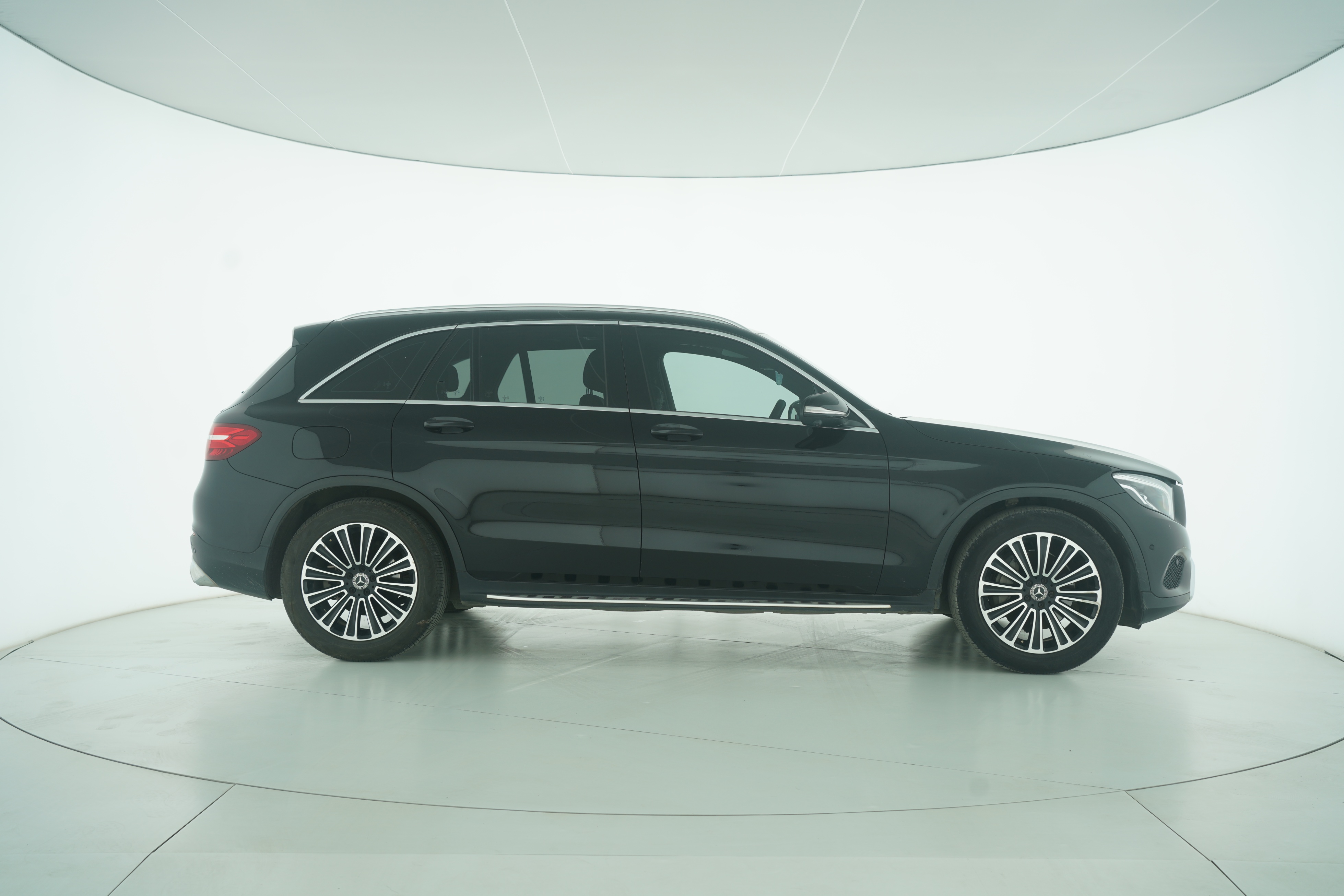 Mercedes Benz GLC 2019 — фото 8