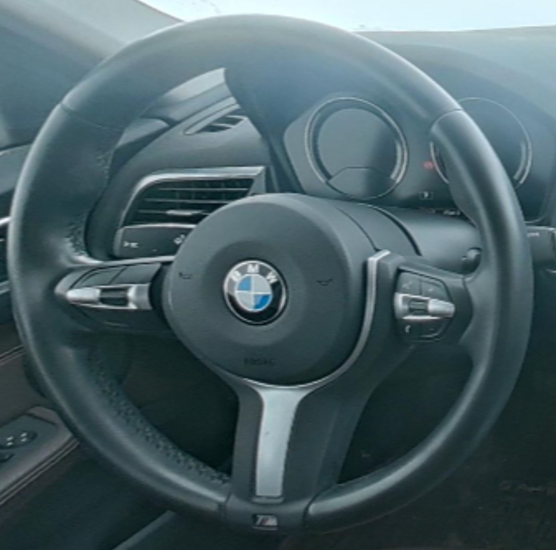 BMW 1 Series 2020 — фото 10