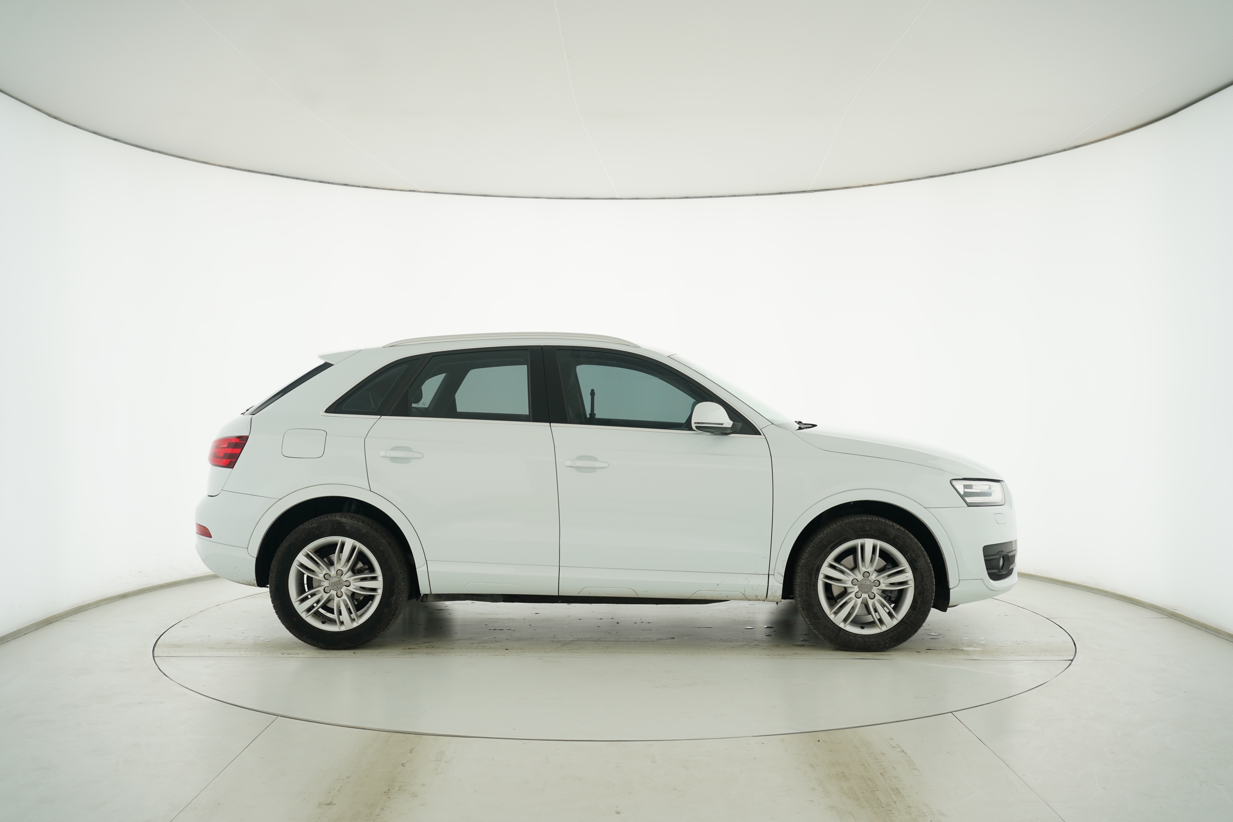 Audi Q3 2015 — фото 8