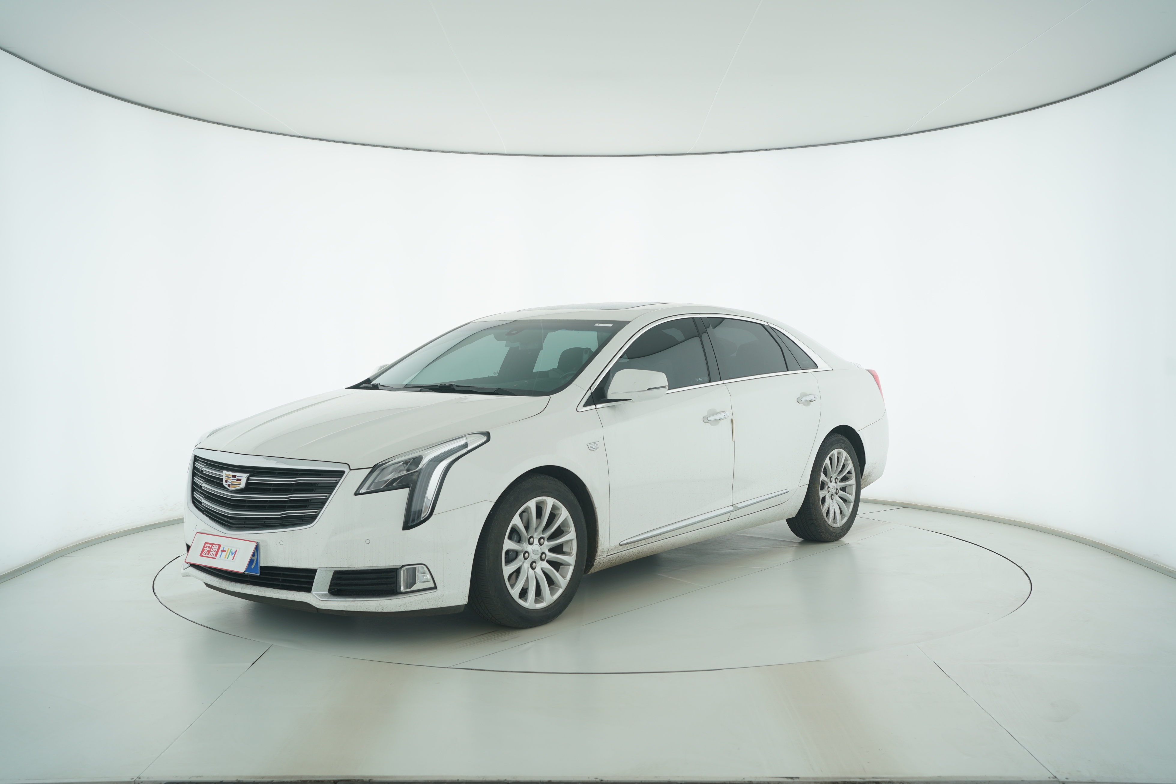 Cadillac XTS 2018 — фото 1