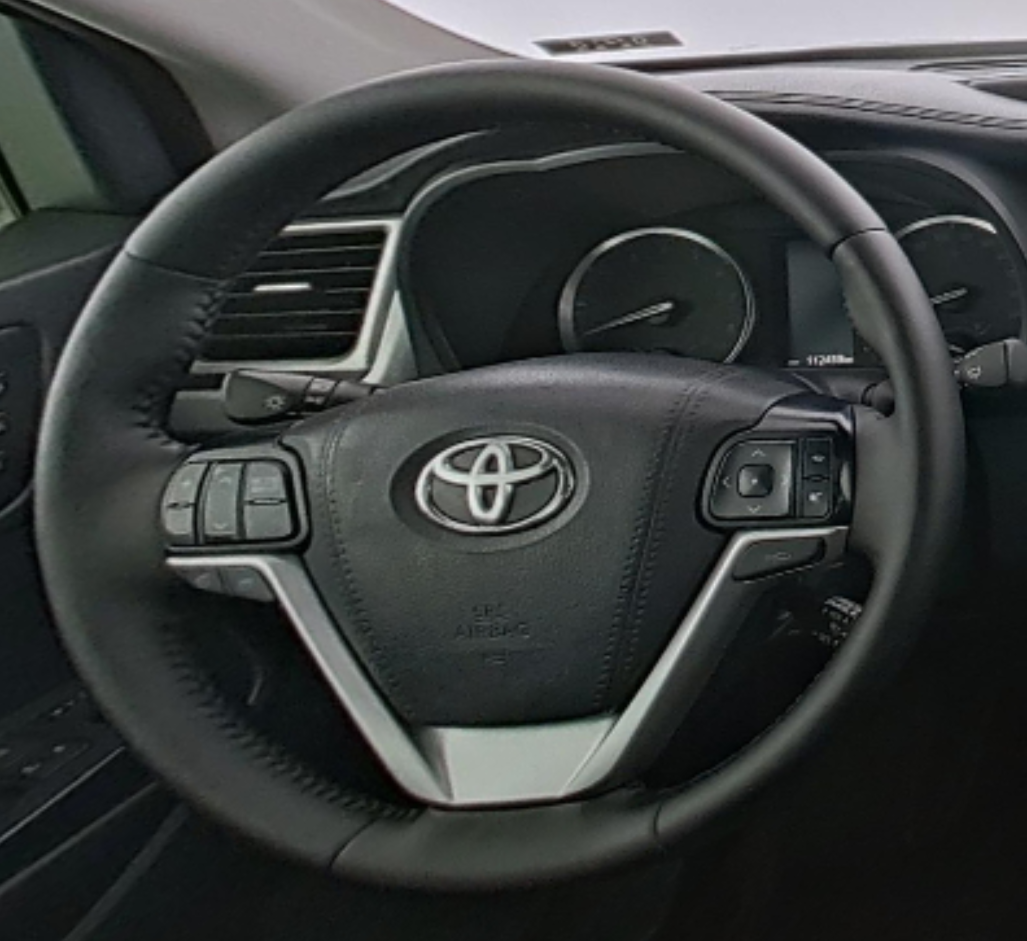 Toyota Highlander 2015 — фото 10