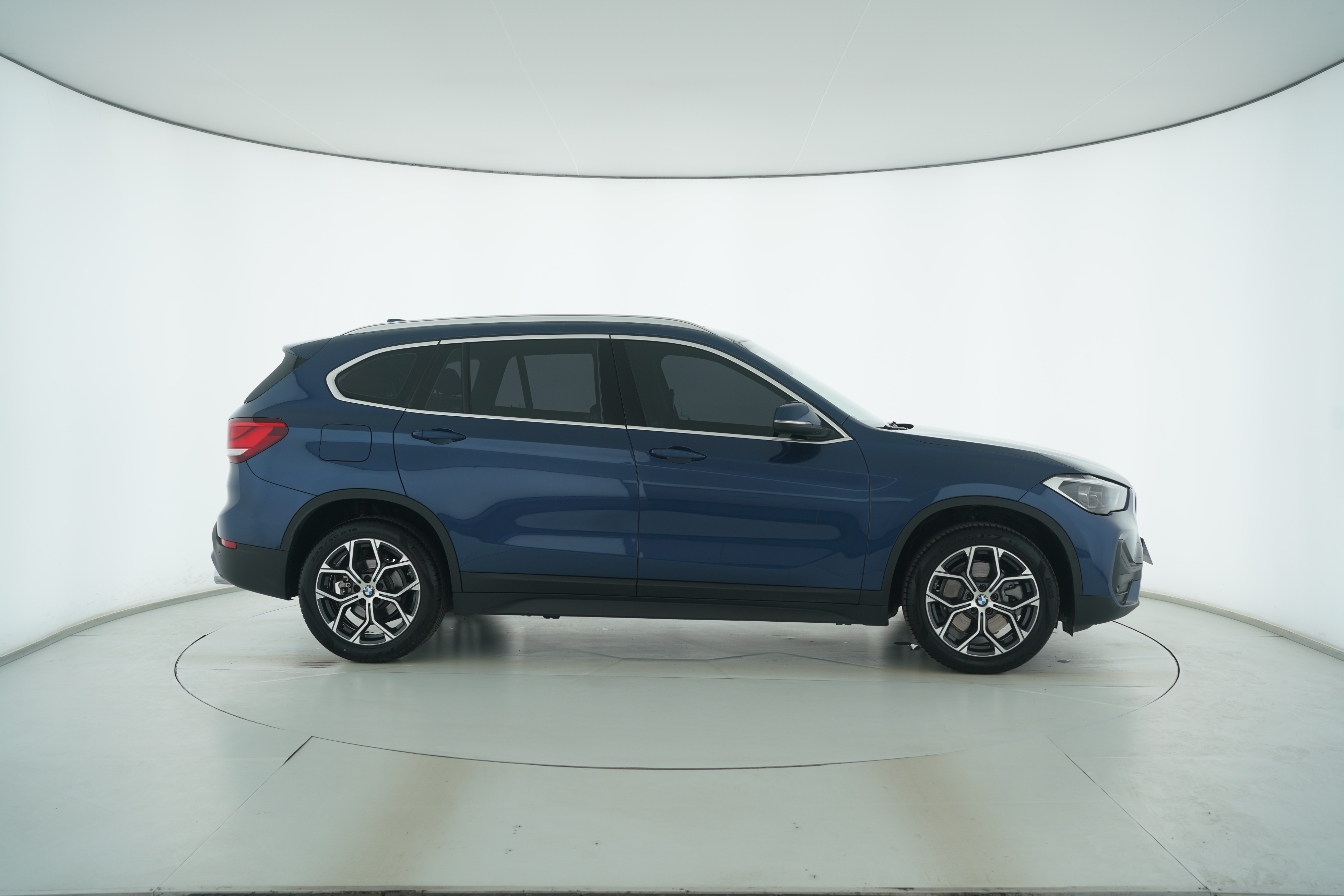 BMW X1 2022 — фото 8