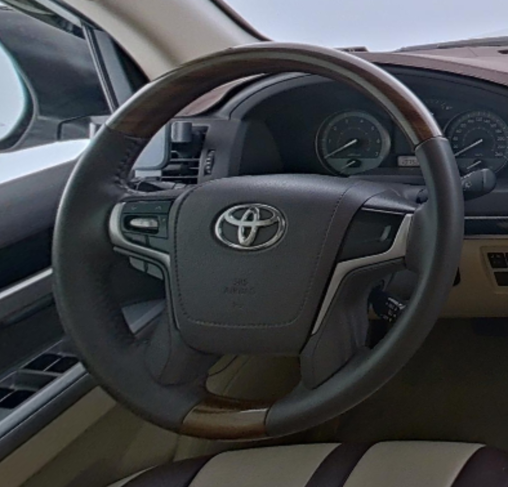 Toyota Land Cruiser (Imported) 2016 — фото 10