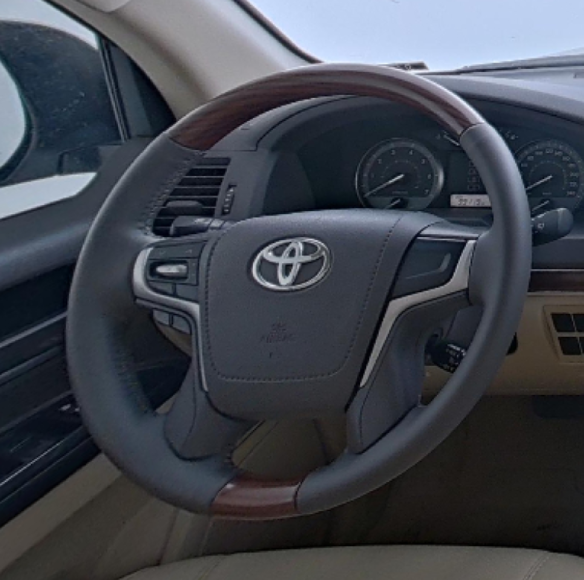 Toyota Land Cruiser (Imported) 2016 — фото 10