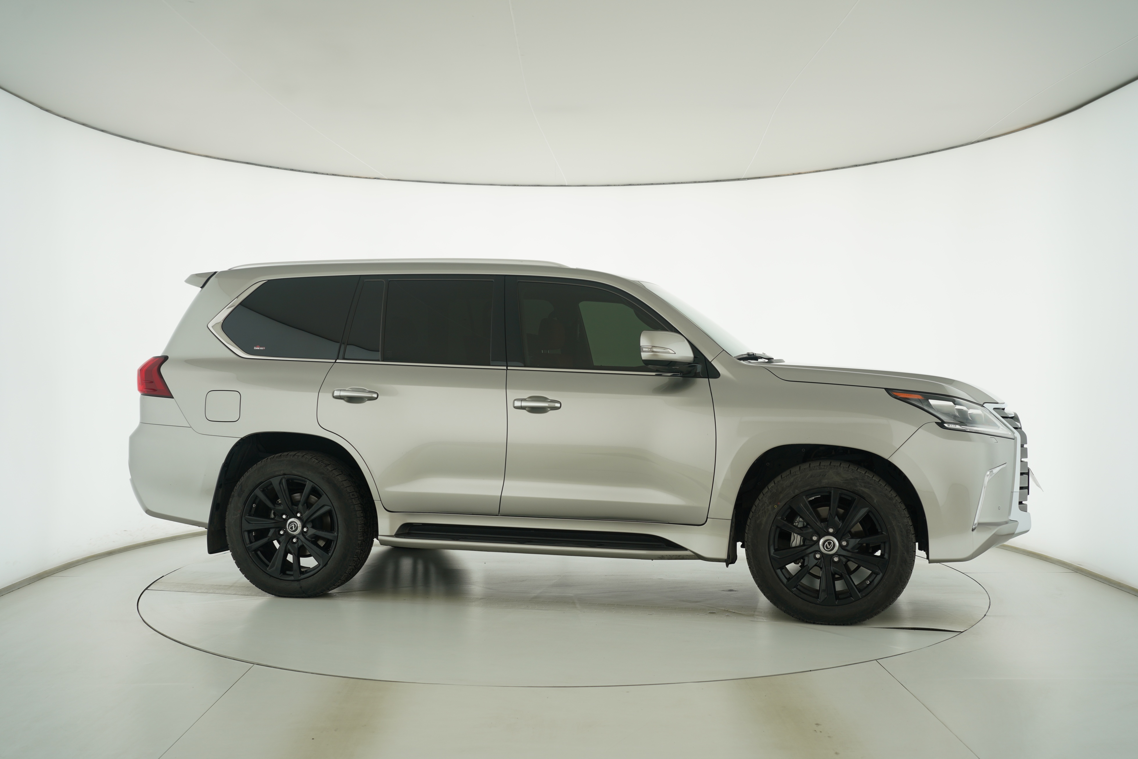 Lexus LX 2019 — фото 8