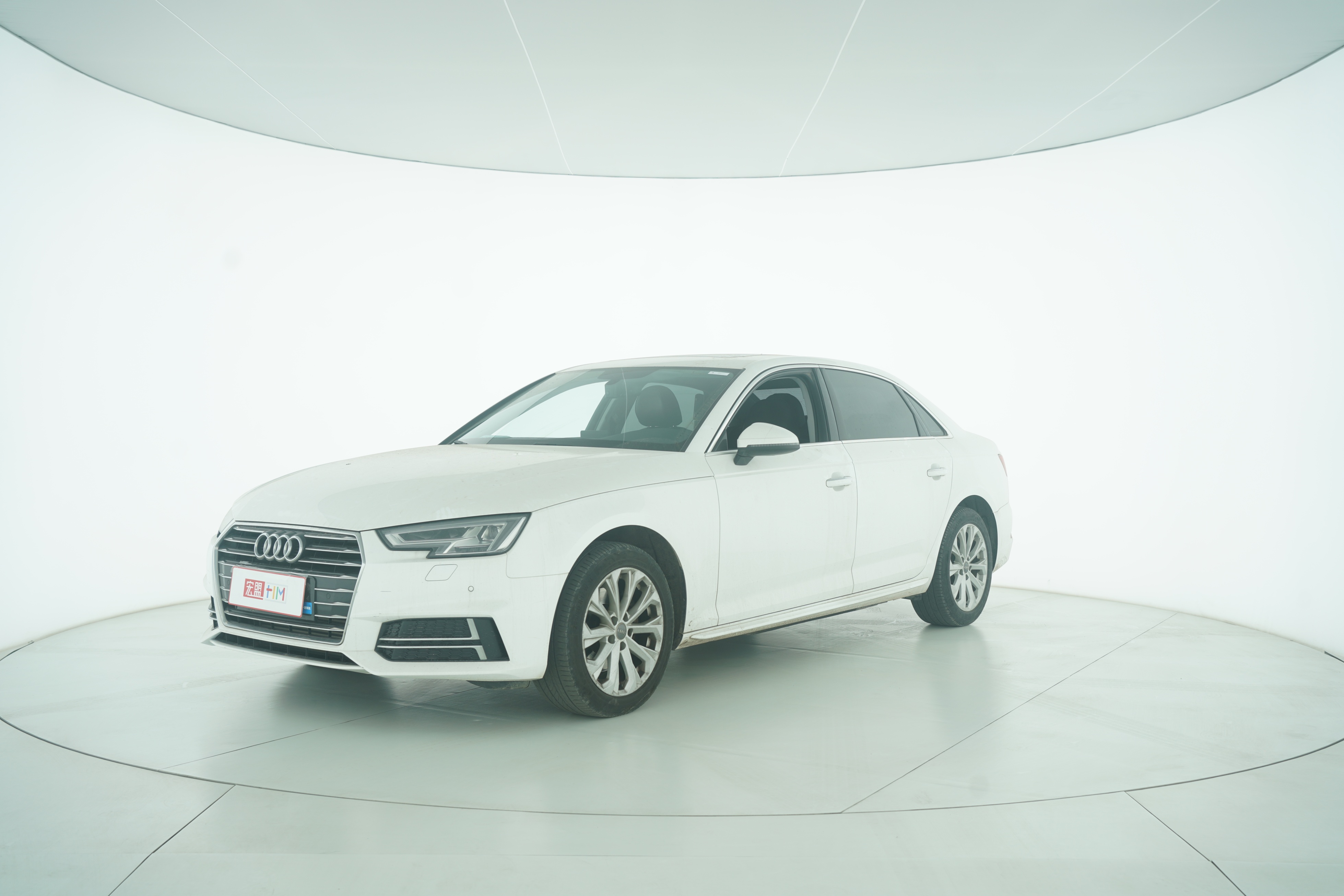 Audi A4L 2019 — фото 1