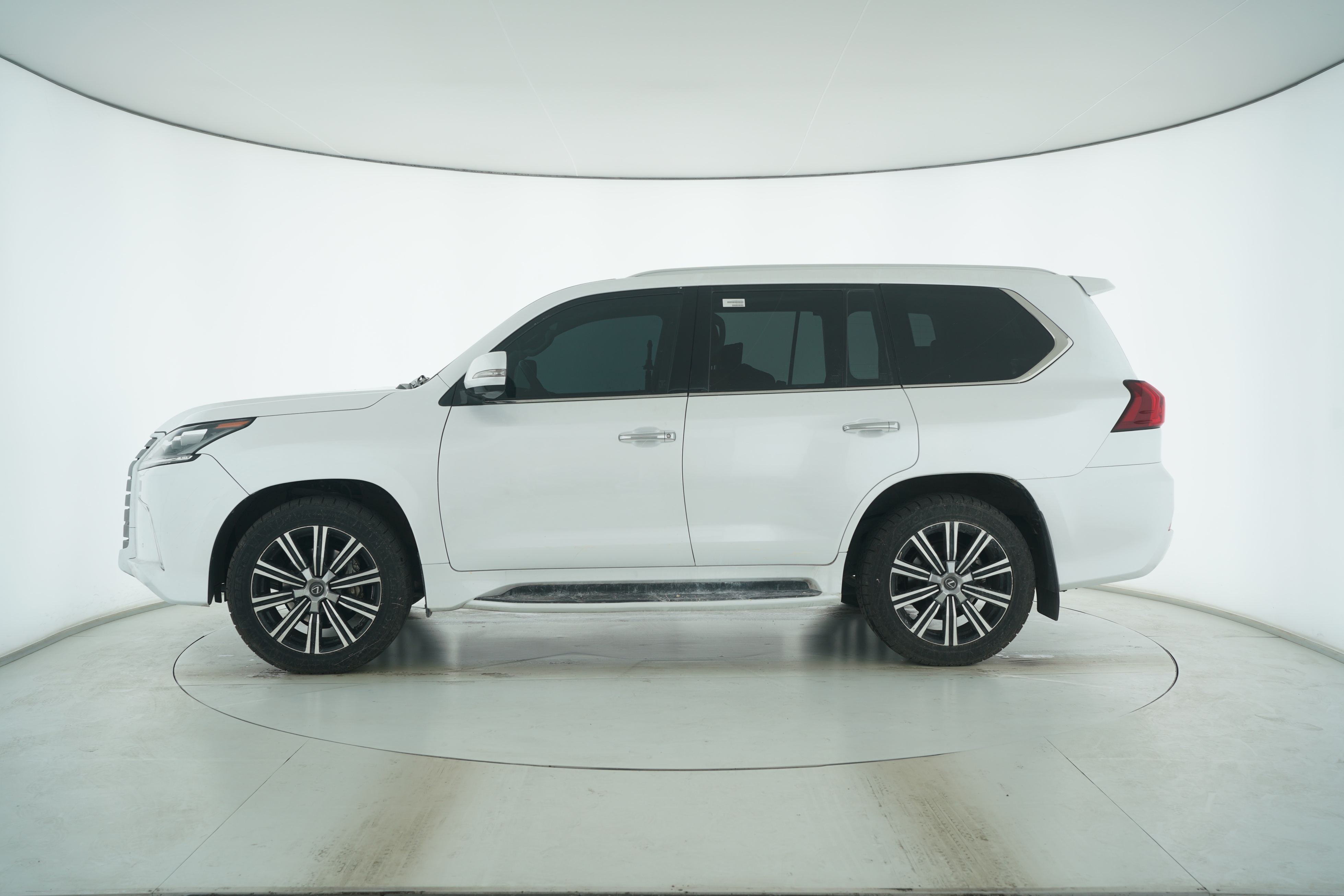 Lexus LX 2019 — фото 7