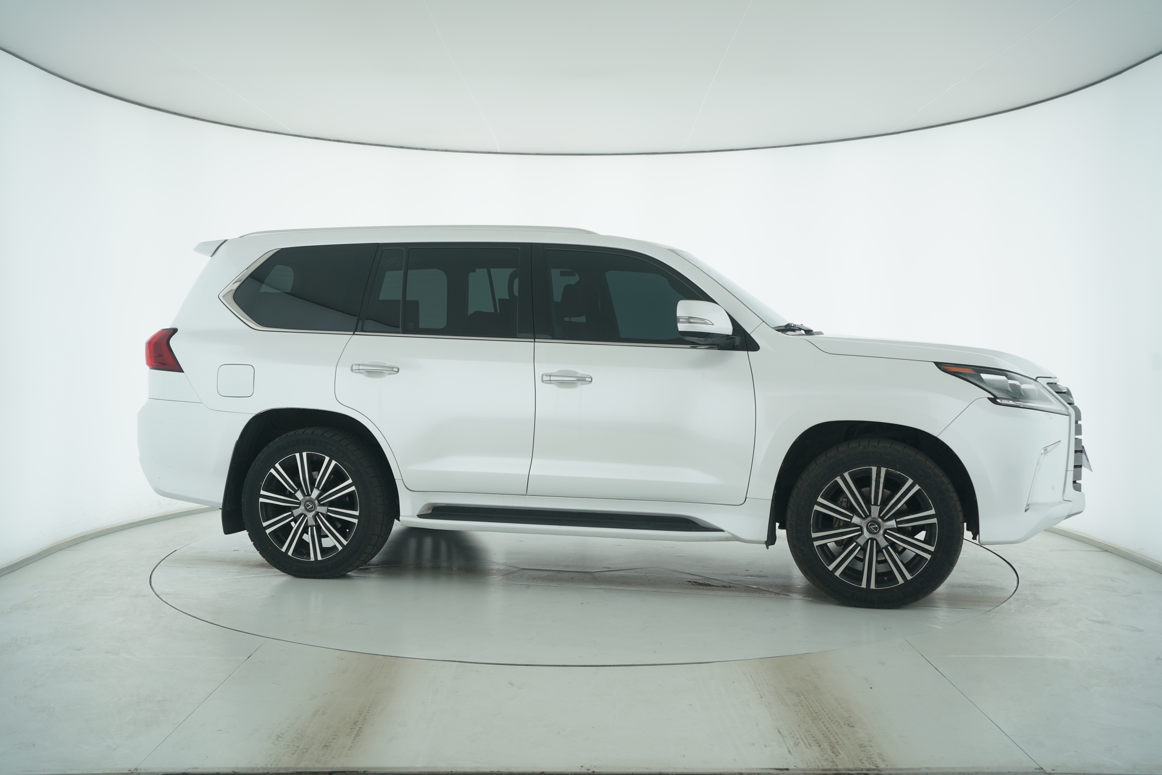 Lexus LX 2019 — фото 8