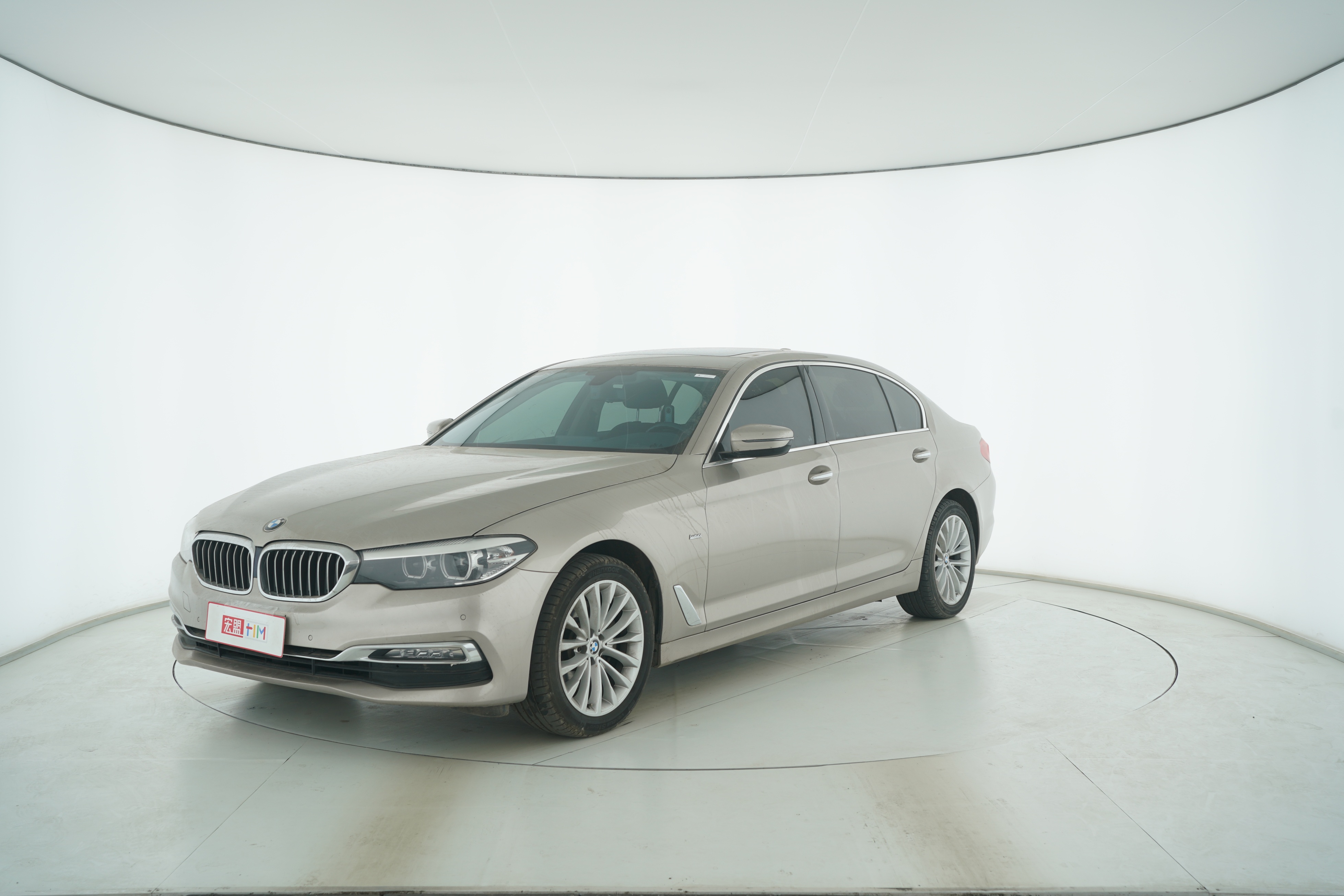 BMW 5 Series 2018 — фото 1