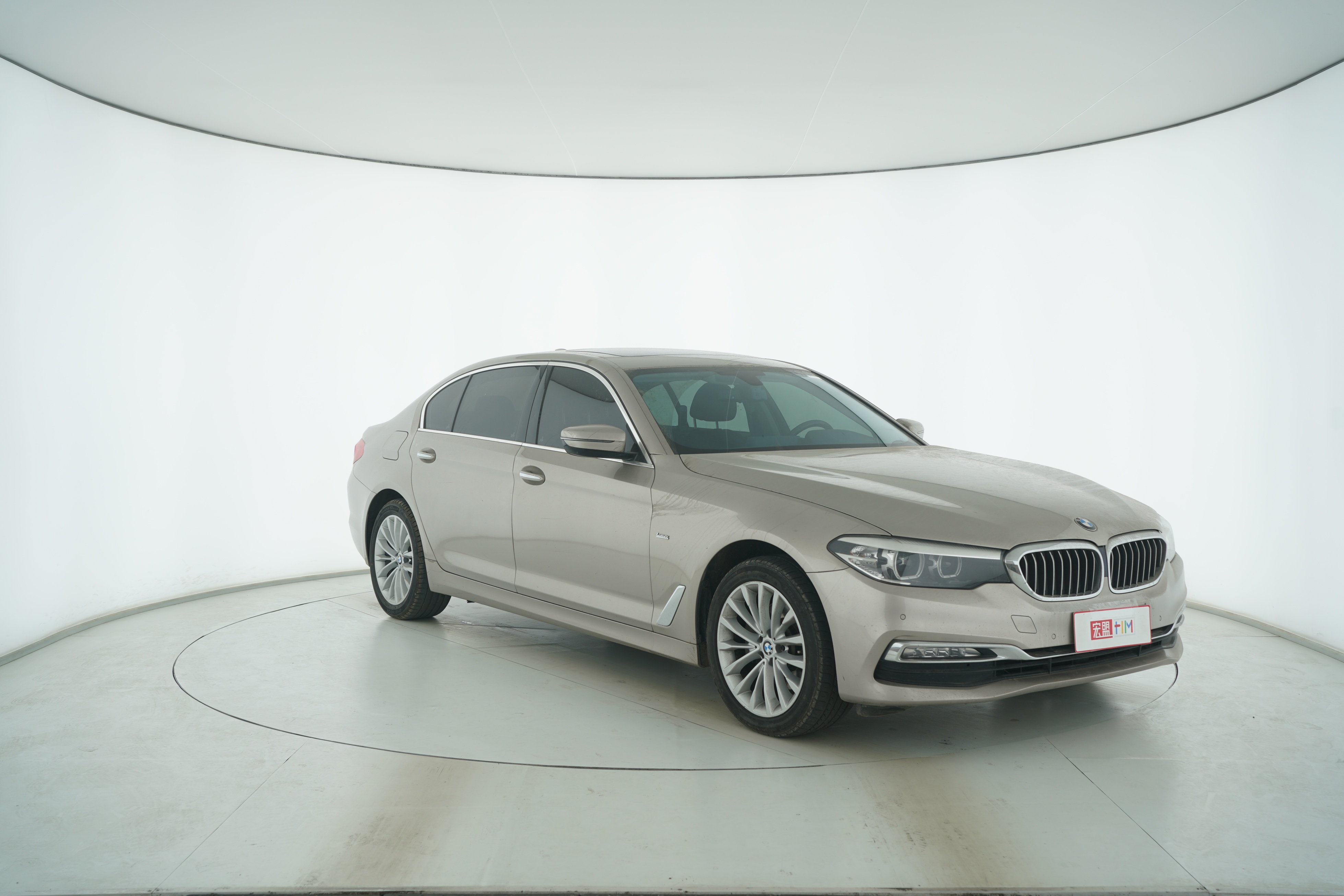 BMW 5 Series 2018 — фото 2