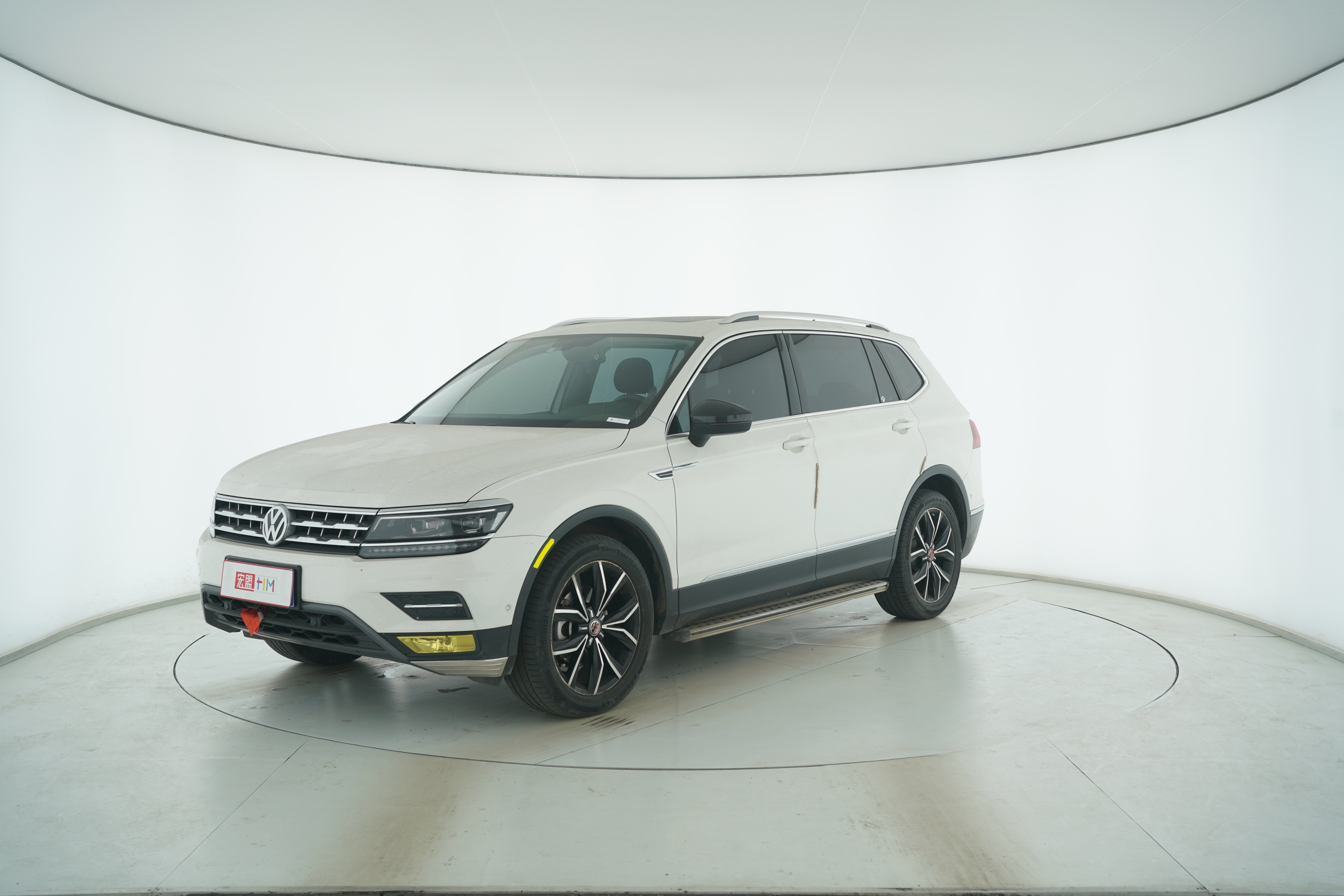 Volkswagen Tiguan L 2017 — фото 1