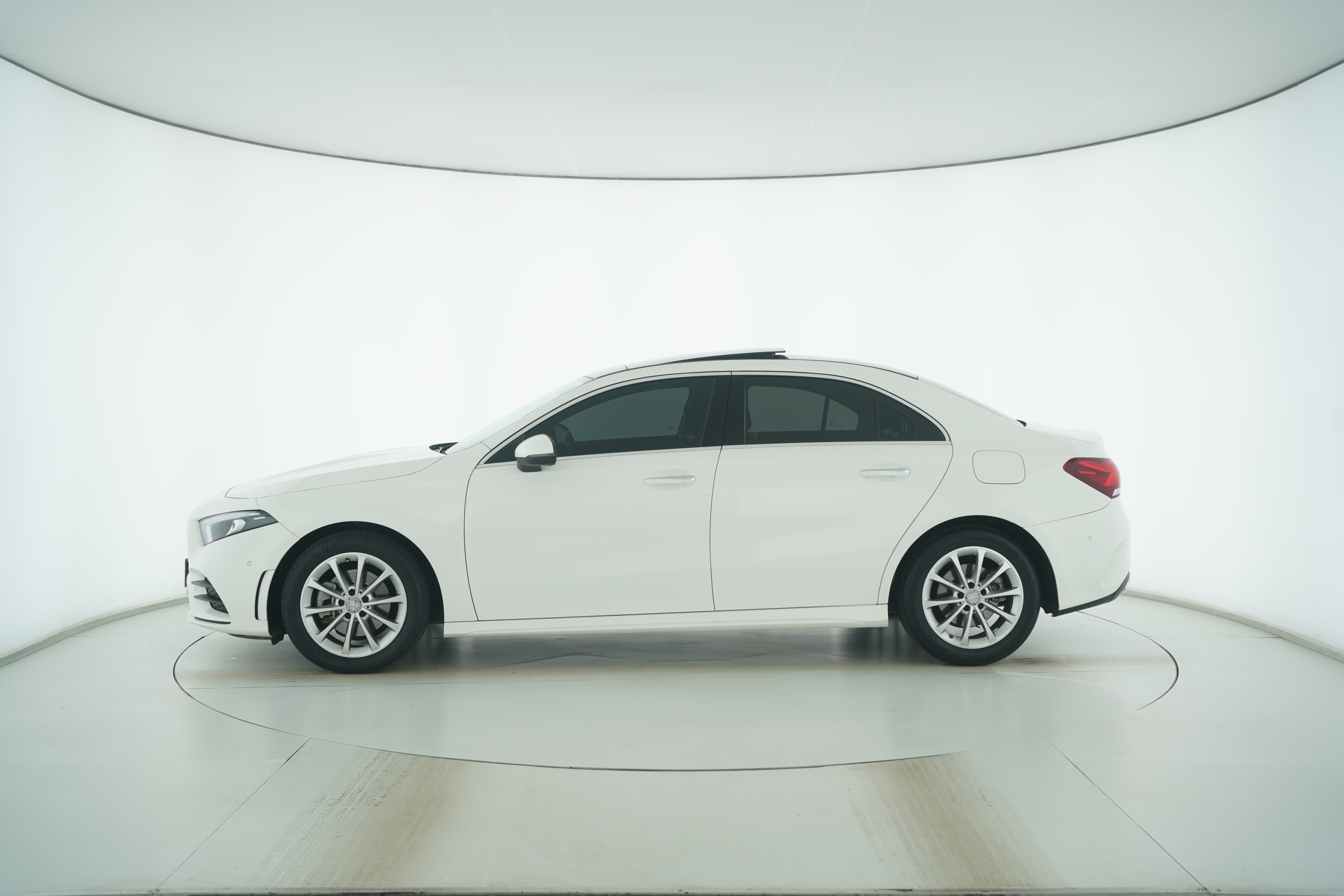 Mercedes Benz A-Class 2020 — фото 7