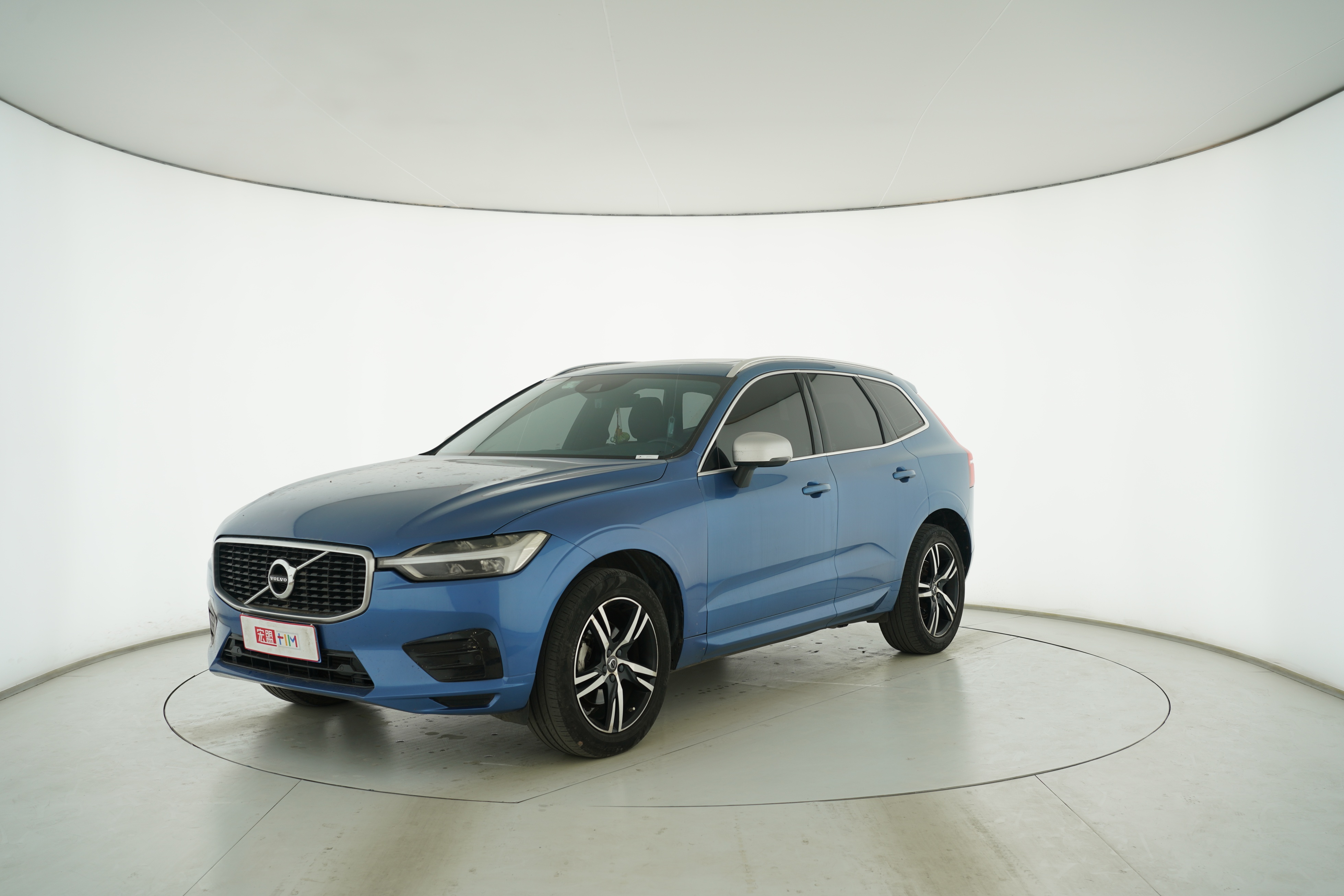 VOLVO XC60 2018 — фото 1