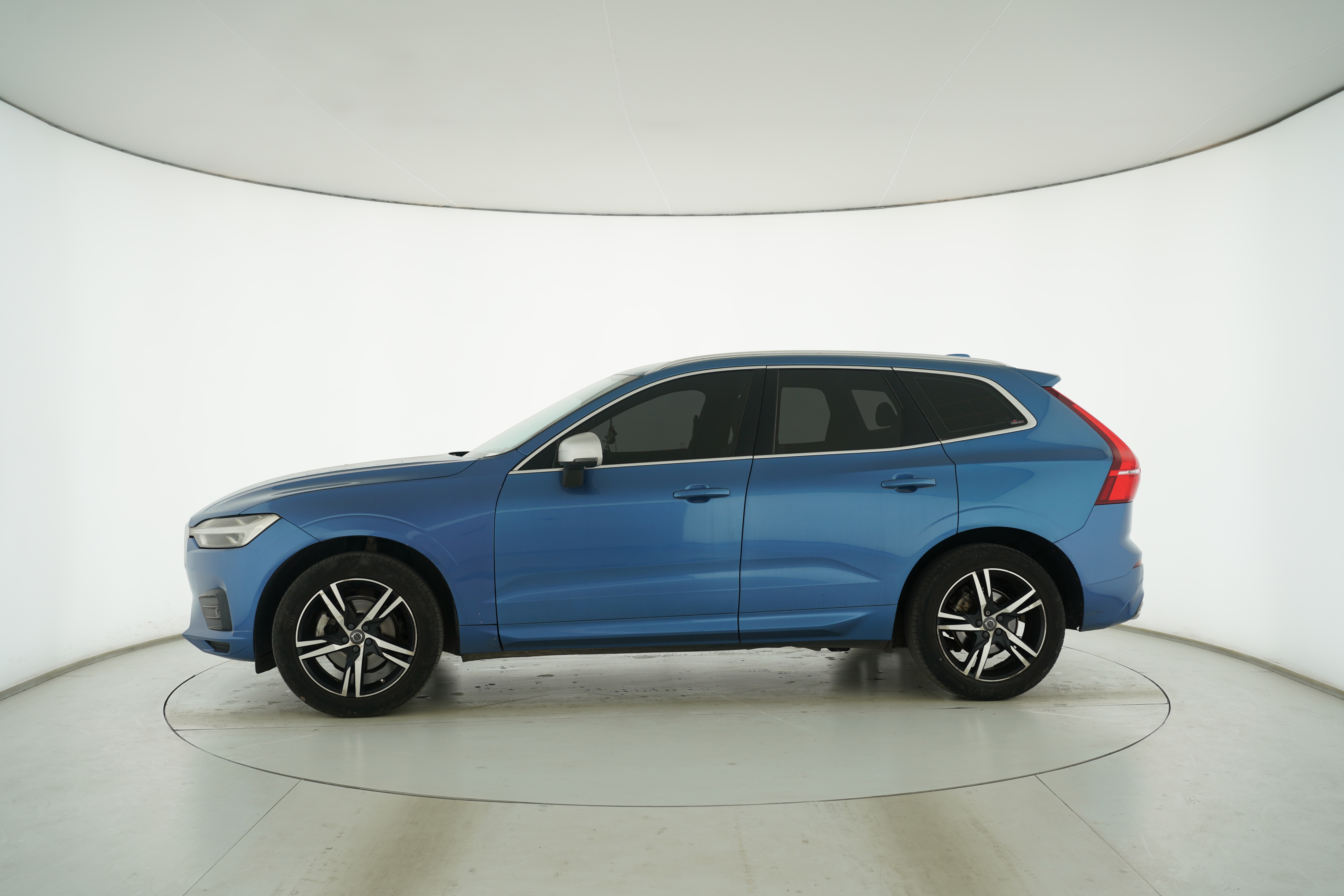 VOLVO XC60 2018 — фото 7