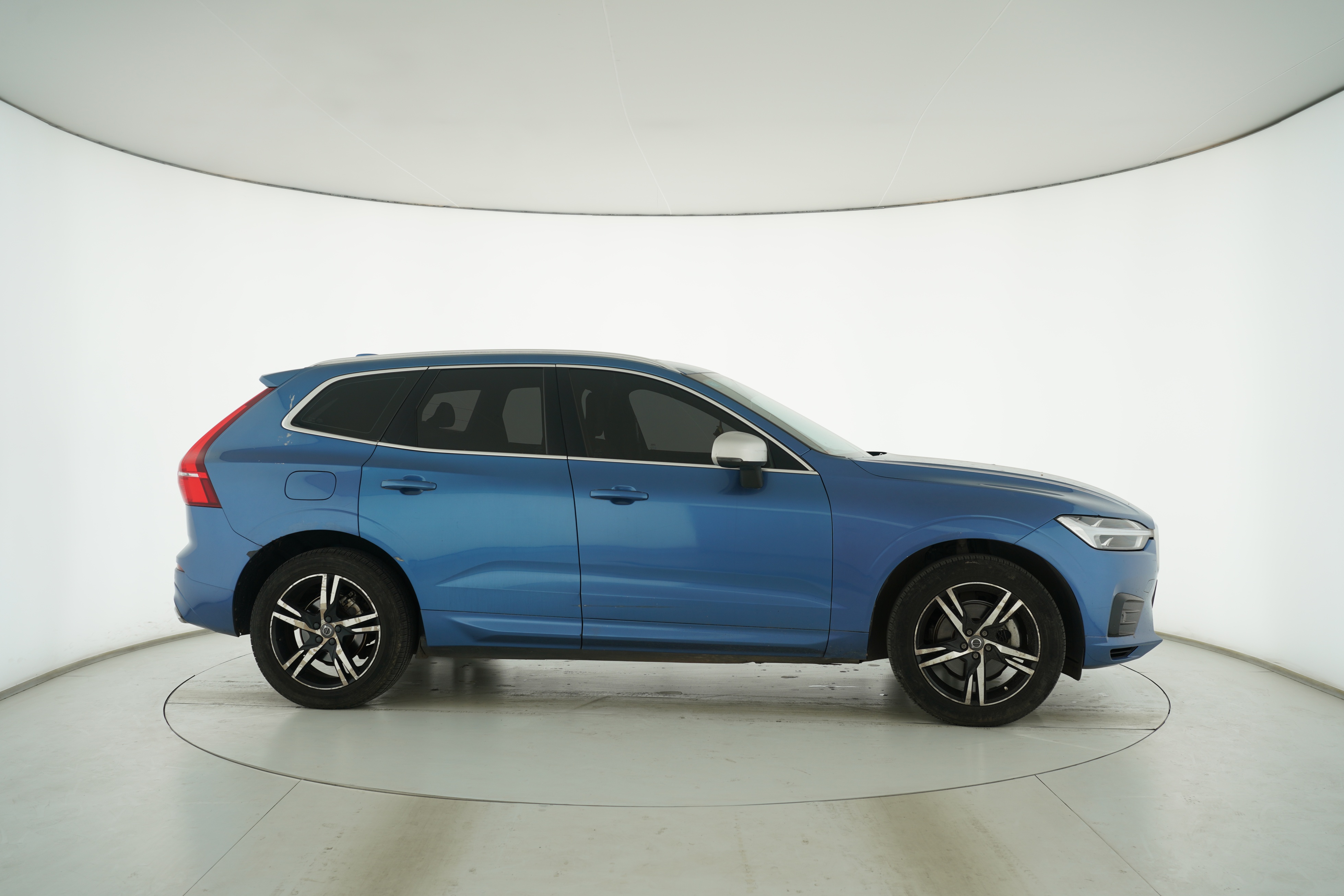 VOLVO XC60 2018 — фото 8