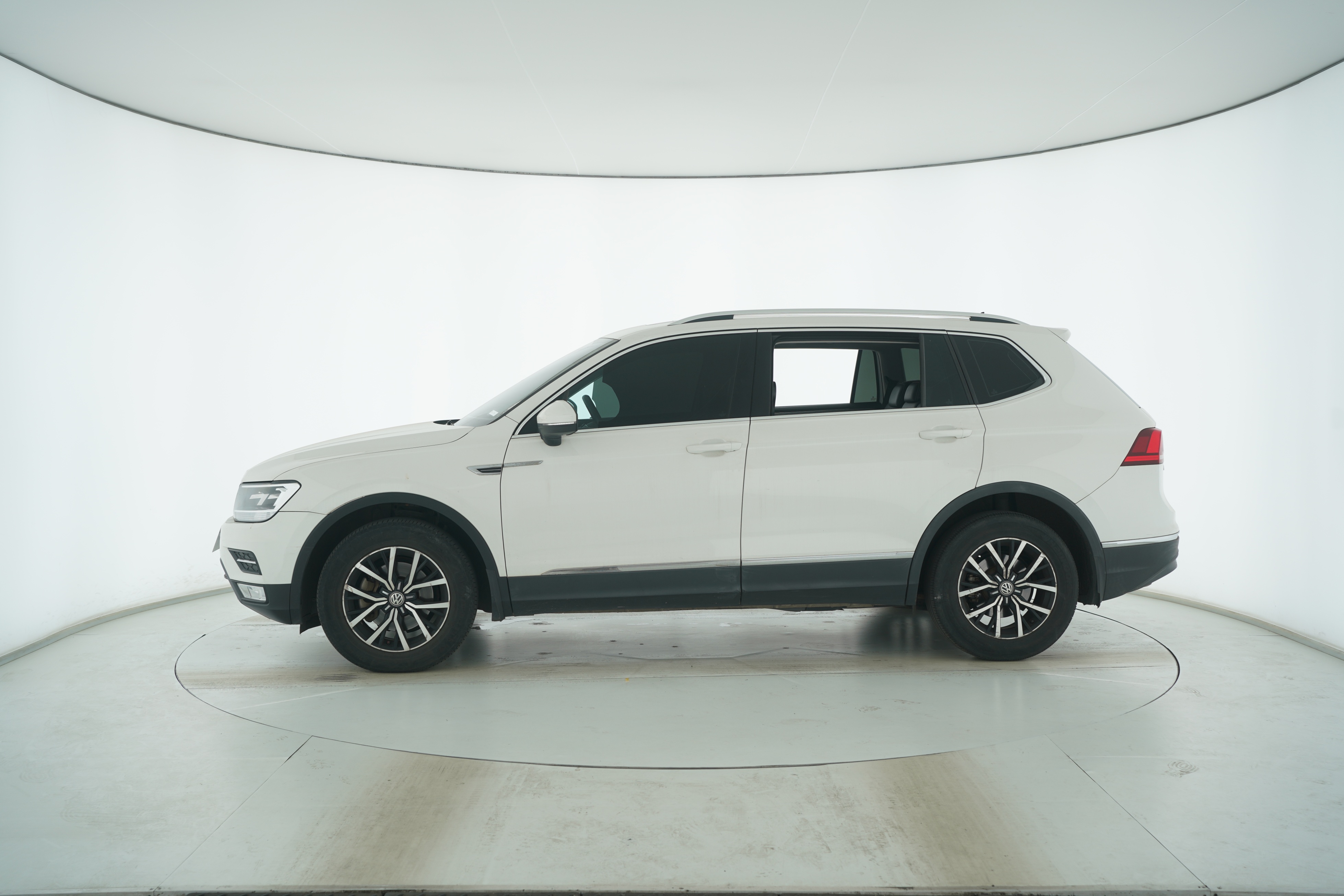 Volkswagen Tiguan L 2018 — фото 7