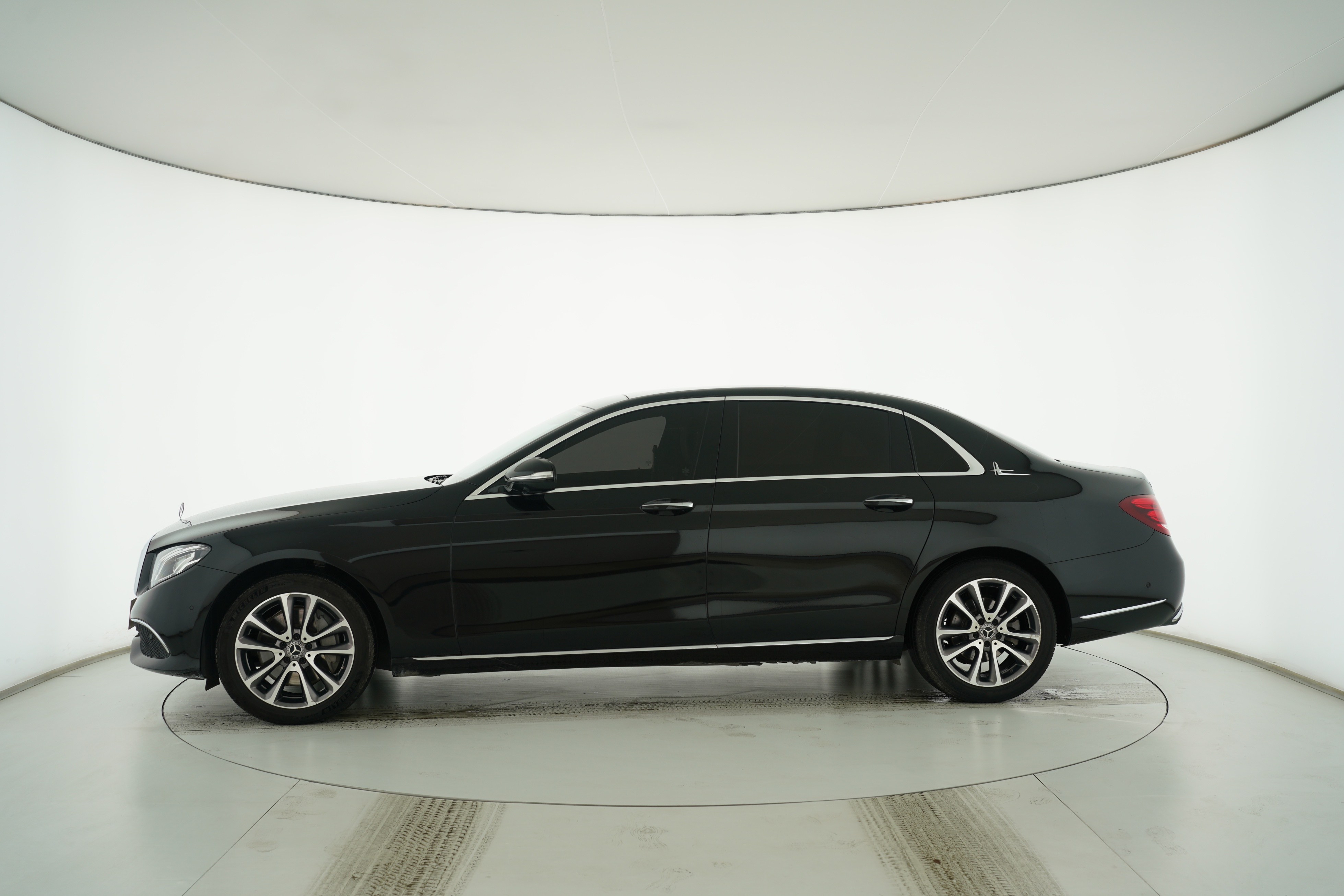 Mercedes Benz E-Class 2019 — фото 7