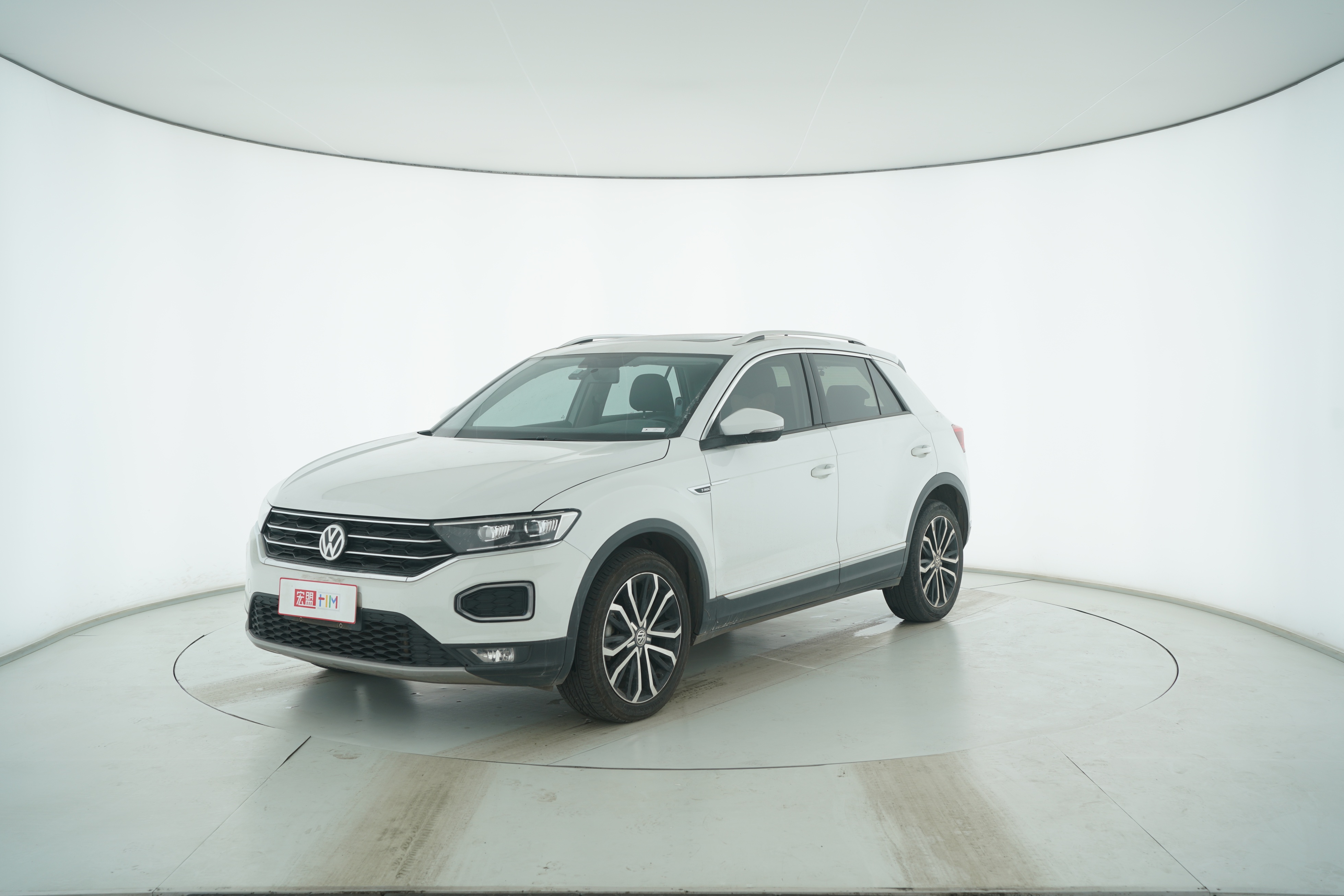 Volkswagen T-ROC 2019 — фото 1