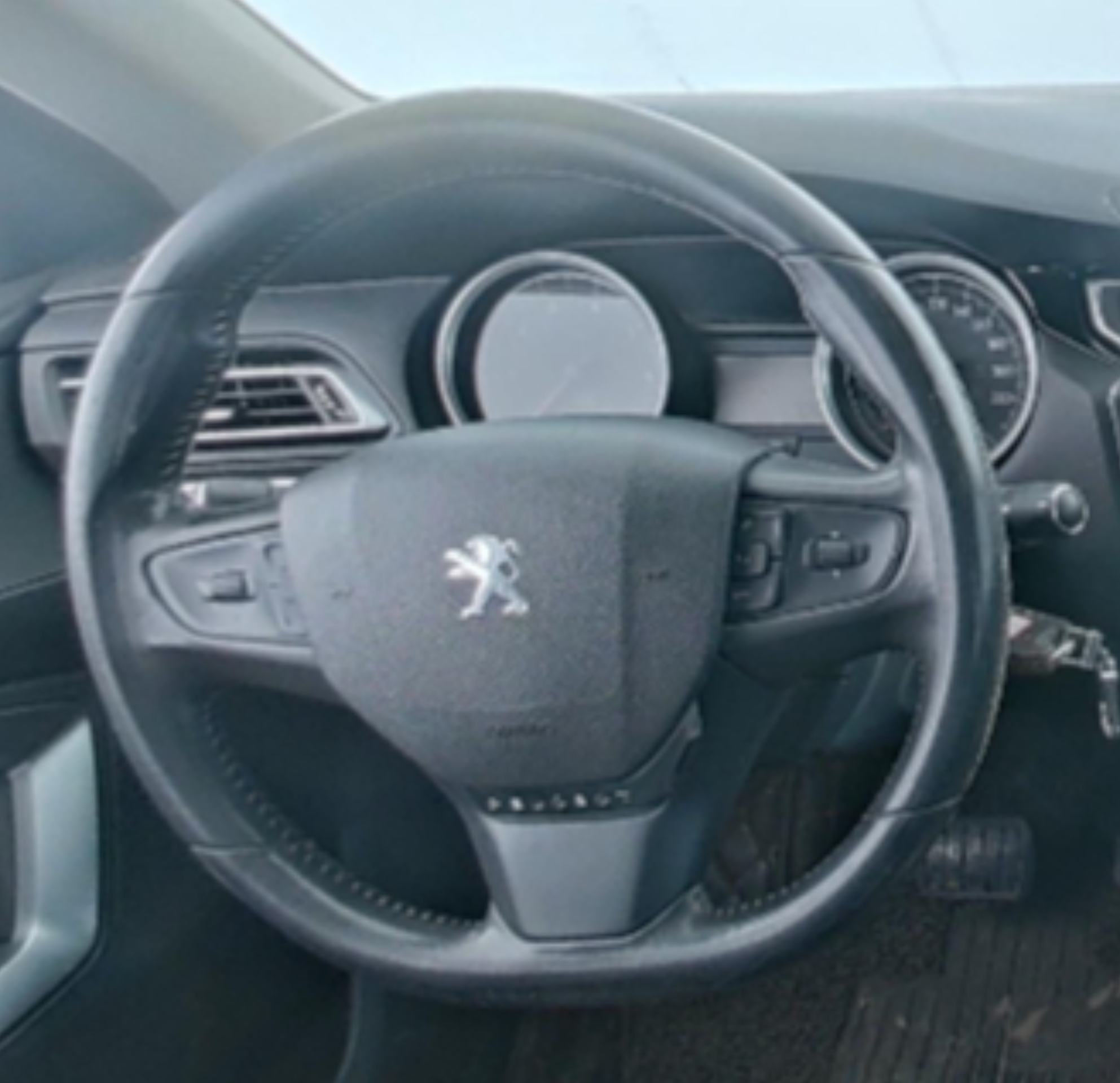 Peugeot 408 2014 — фото 10