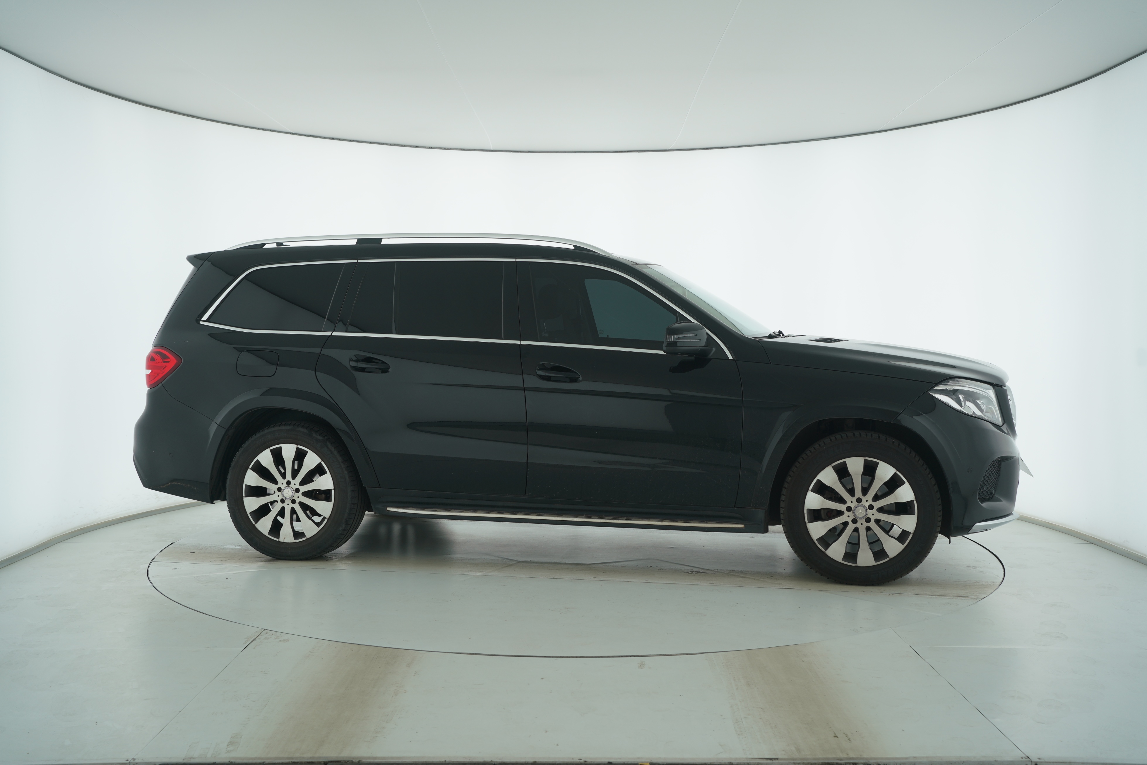 Mercedes Benz GLS 2016 — фото 8