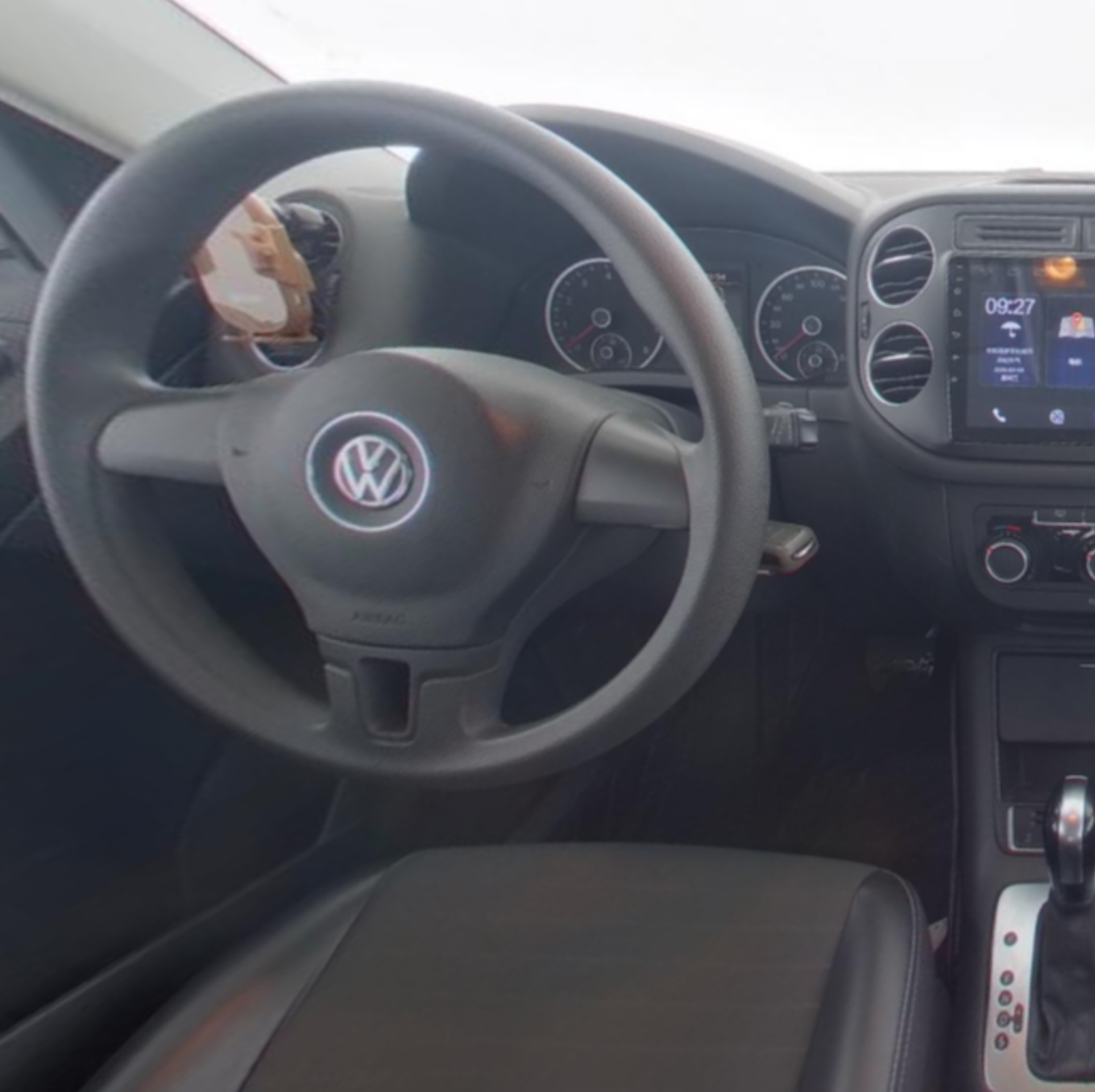 Volkswagen Tuguan 2015 — фото 10