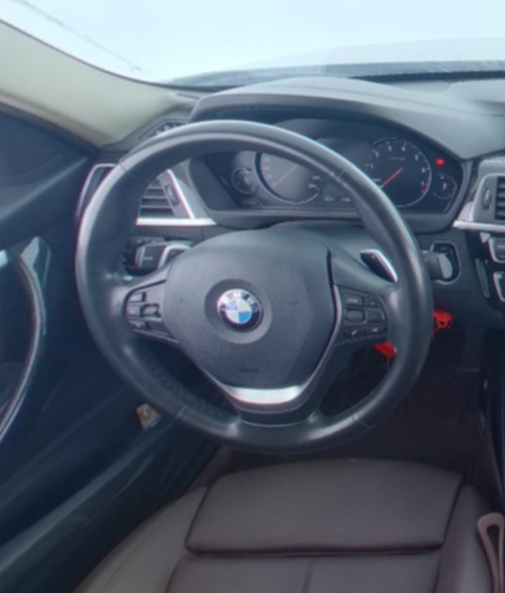 BMW 3 Series 2018 — фото 10