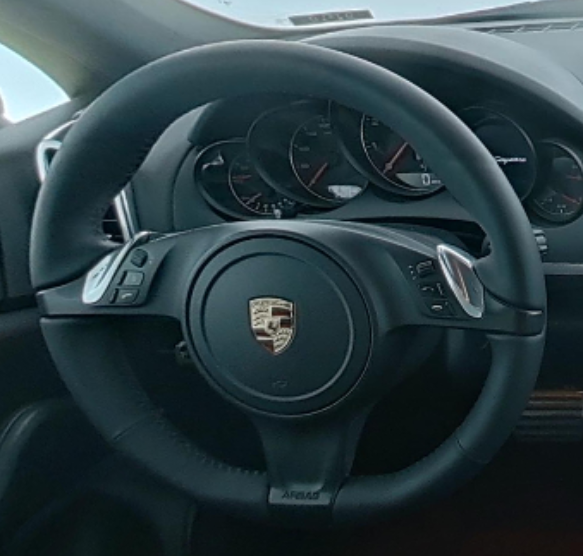 Porsche Cayenne 2016 — фото 10