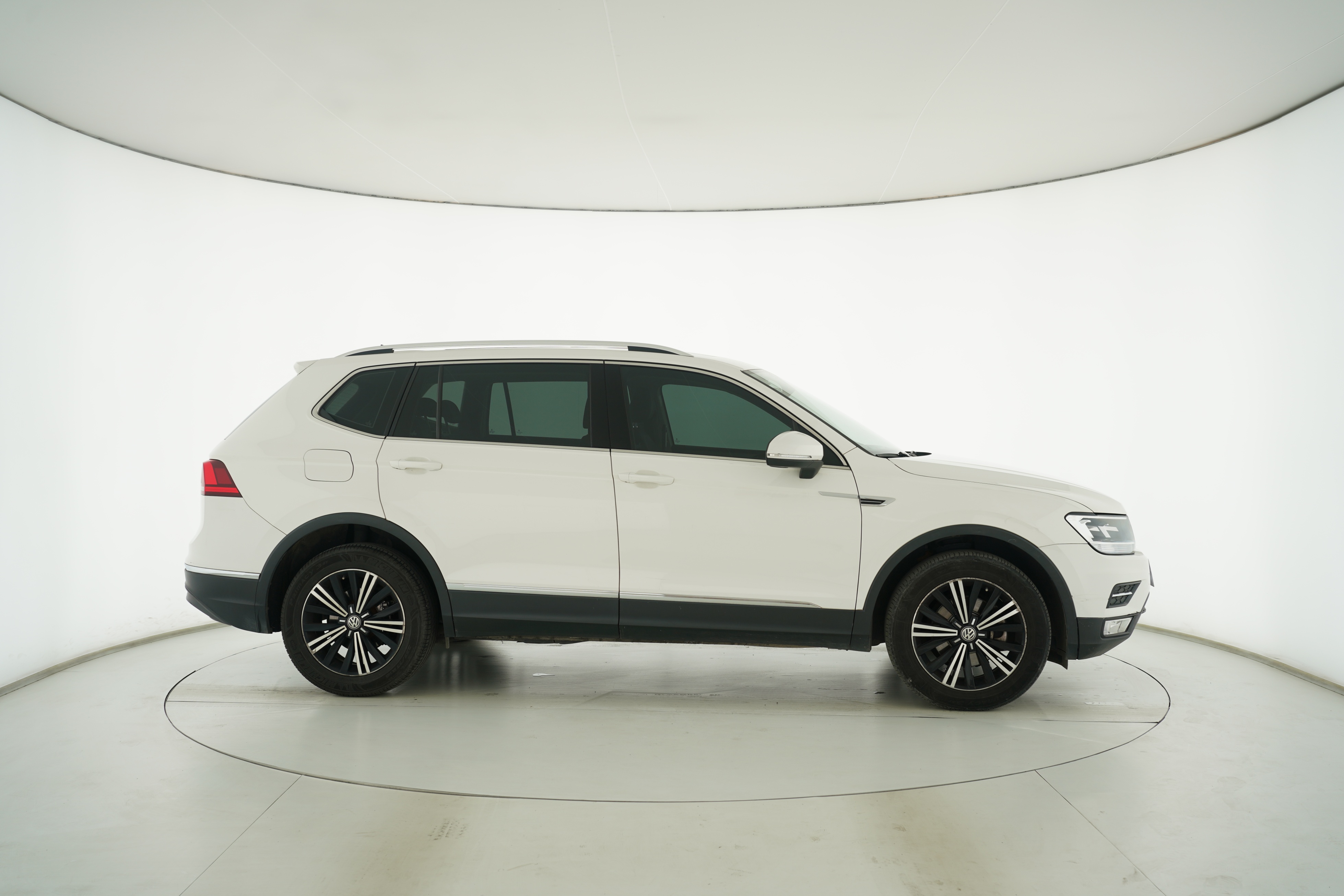 Volkswagen Tiguan L 2019 — фото 8