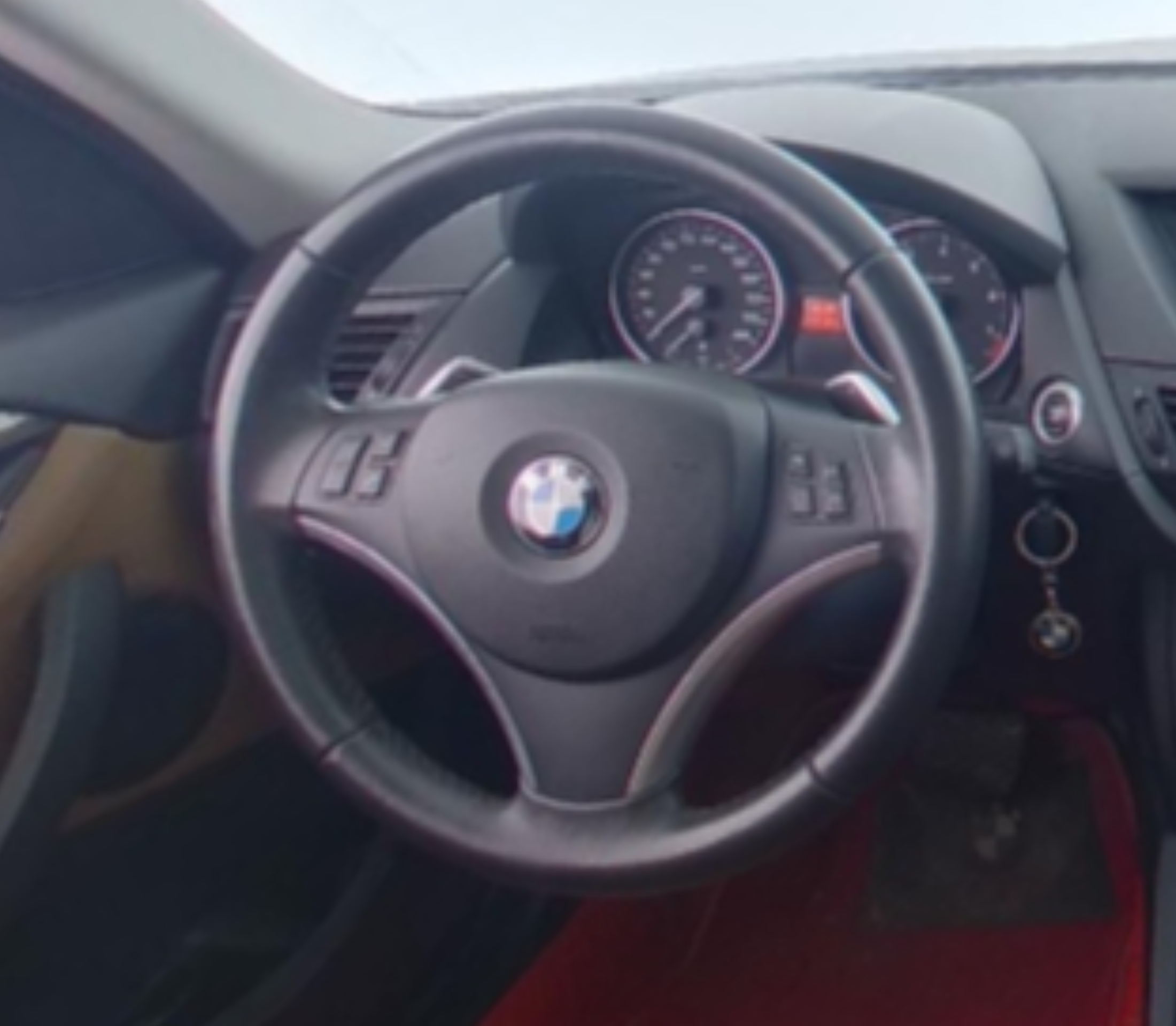 BMW X1 2012 — фото 10