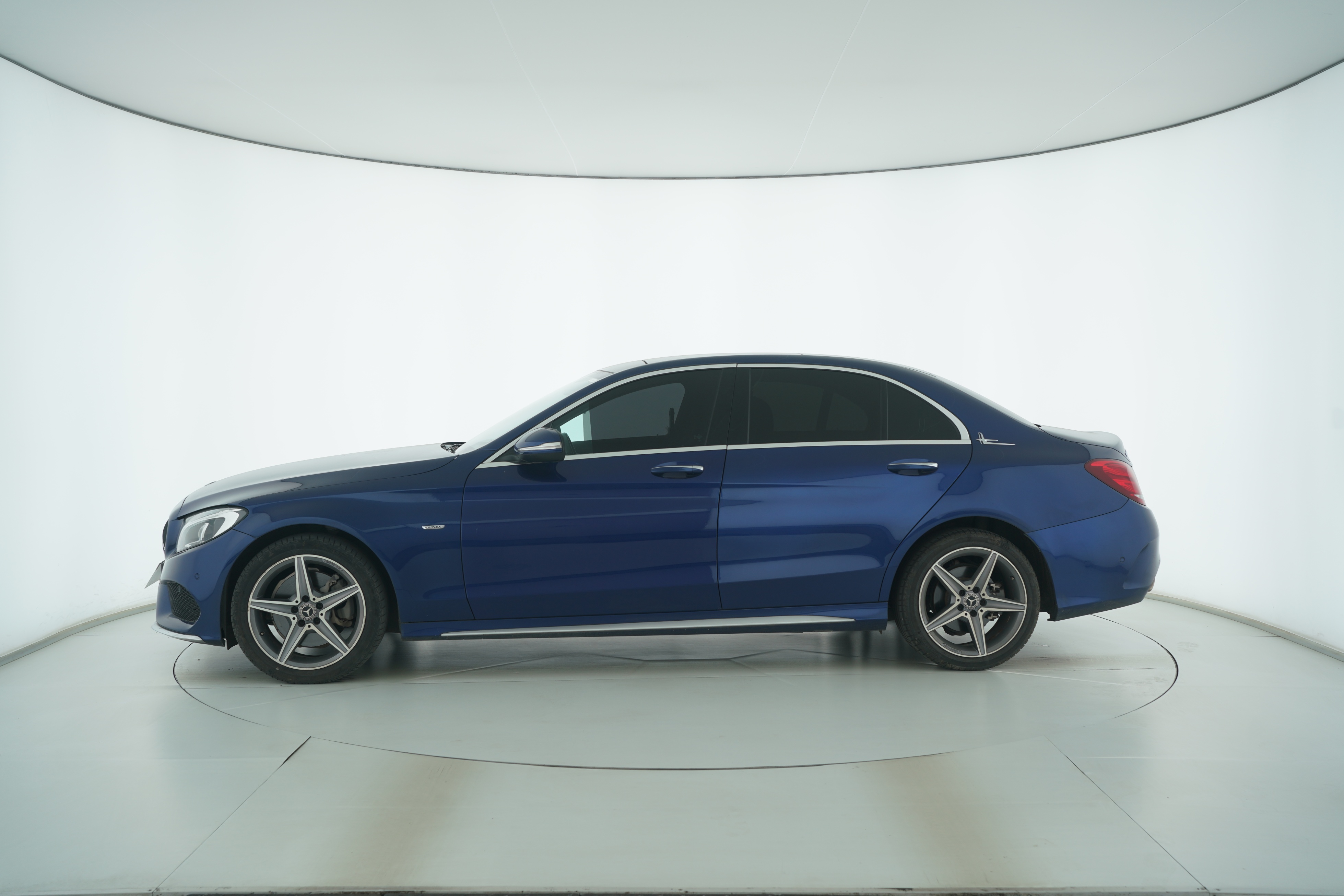 Mercedes Benz C-Class 2018 — фото 7